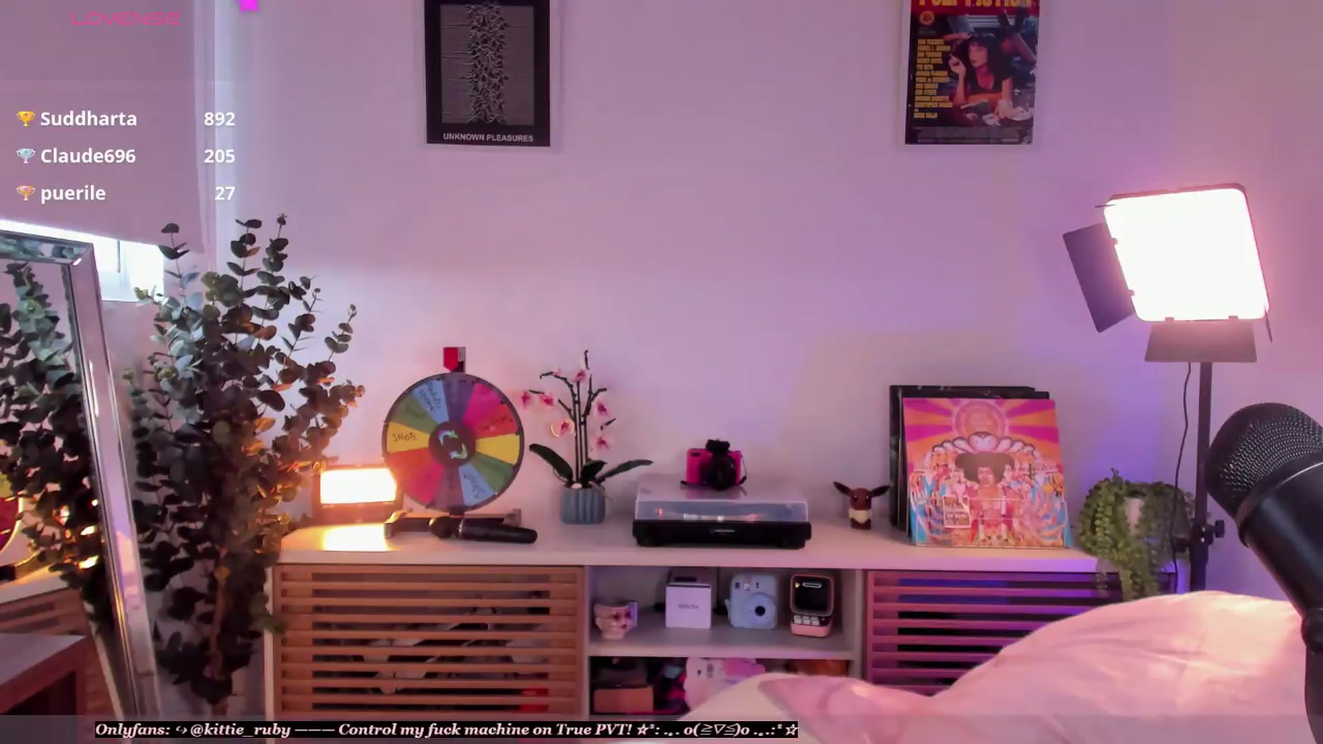 Gallery image thumbnail from kittieEVIL's myfreecams stream on, 06/08/2026, 22:07 image 16 of 20