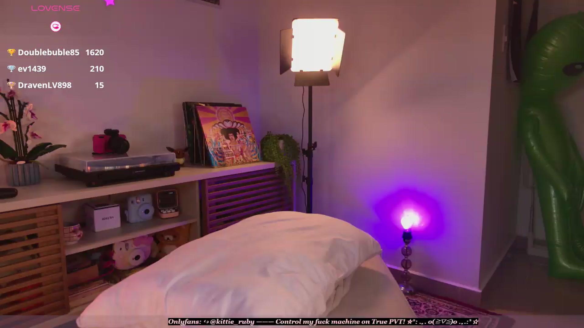 Gallery image thumbnail from kittieEVIL's myfreecams stream on, 06/09/2026, 19:39 image 8 of 20