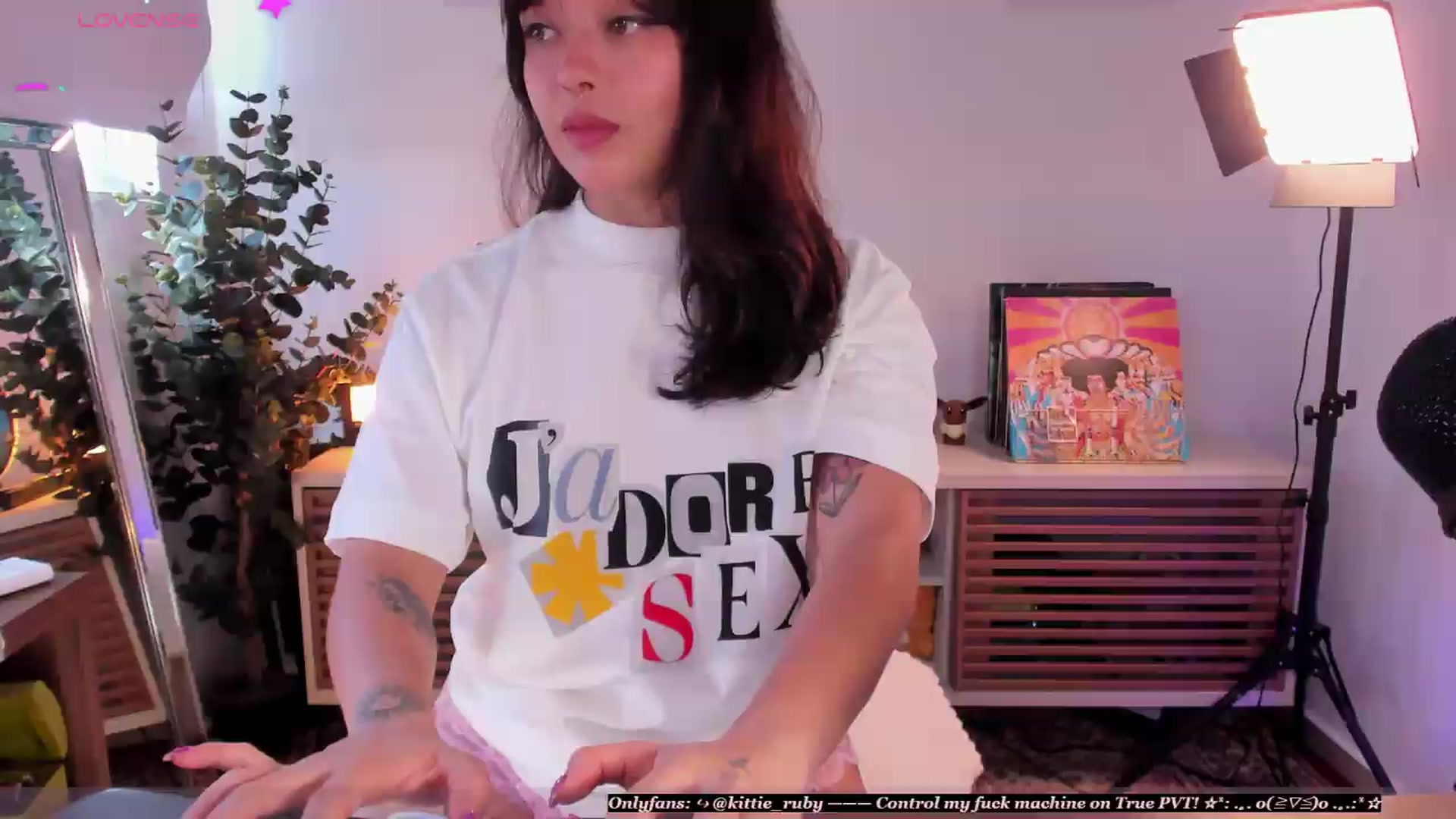 Gallery image thumbnail from kittieEVIL's myfreecams stream on, 06/20/2026, 15:35 image 3 of 20