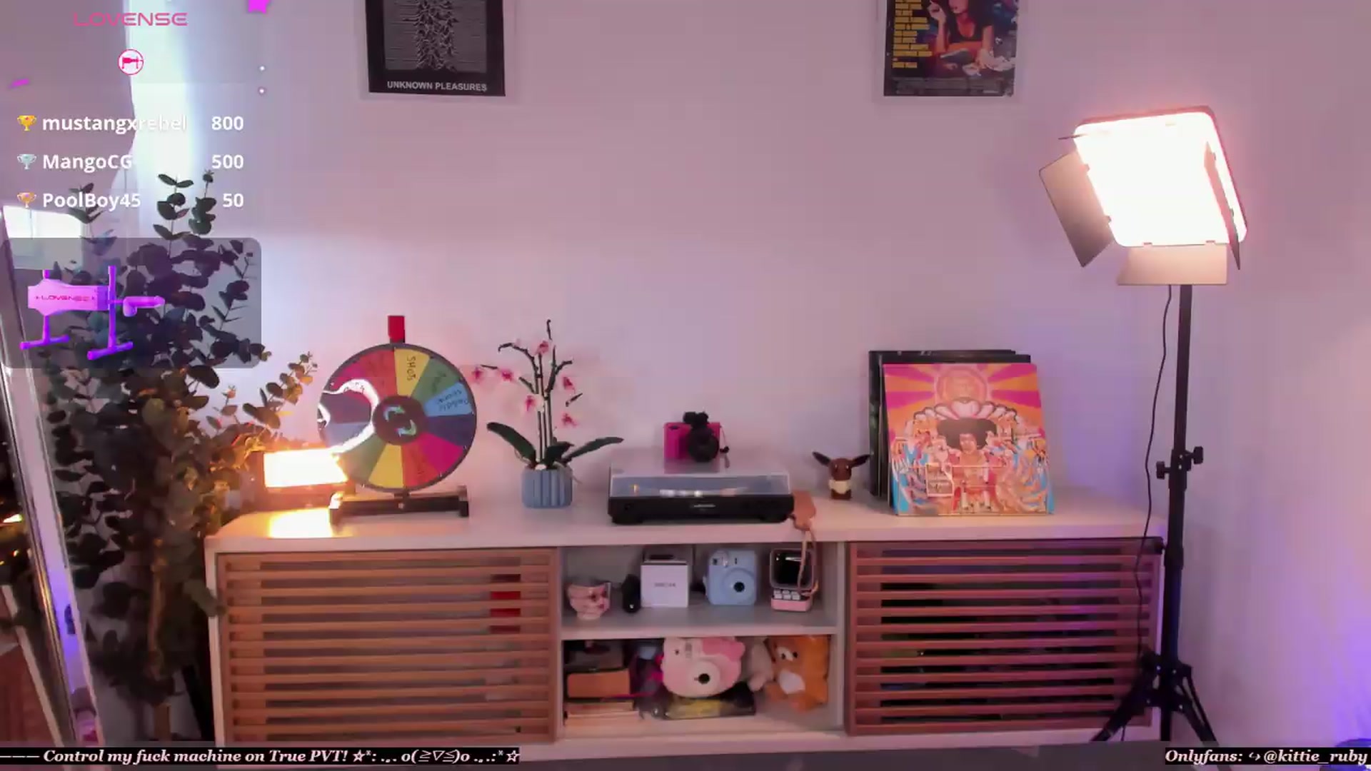 Gallery image thumbnail from kittieEVIL's myfreecams stream on, 06/25/2026, 21:22 image 2 of 20