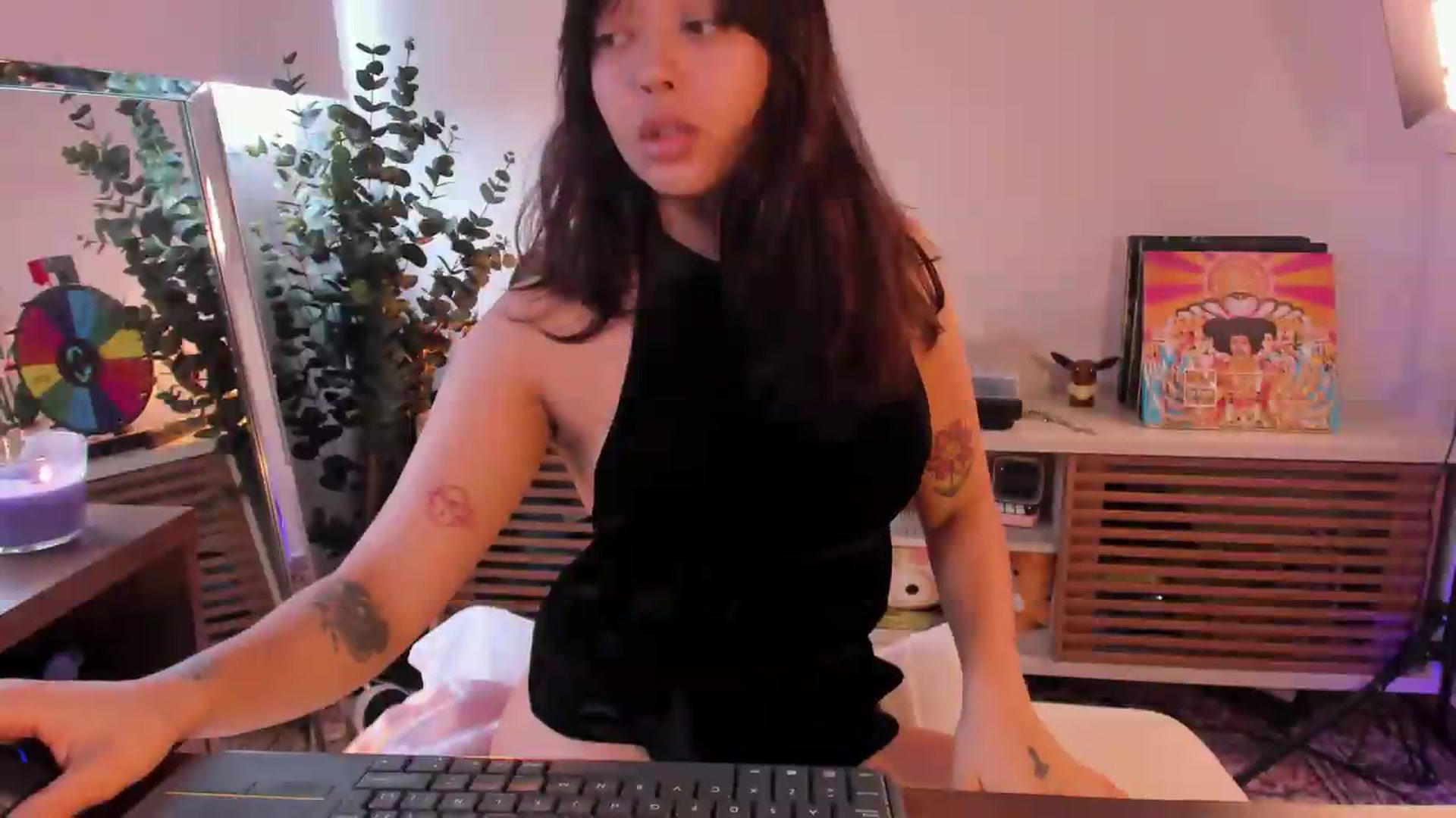 Gallery image thumbnail from kittieEVIL's myfreecams stream on, 07/10/2026, 18:05 image 16 of 20