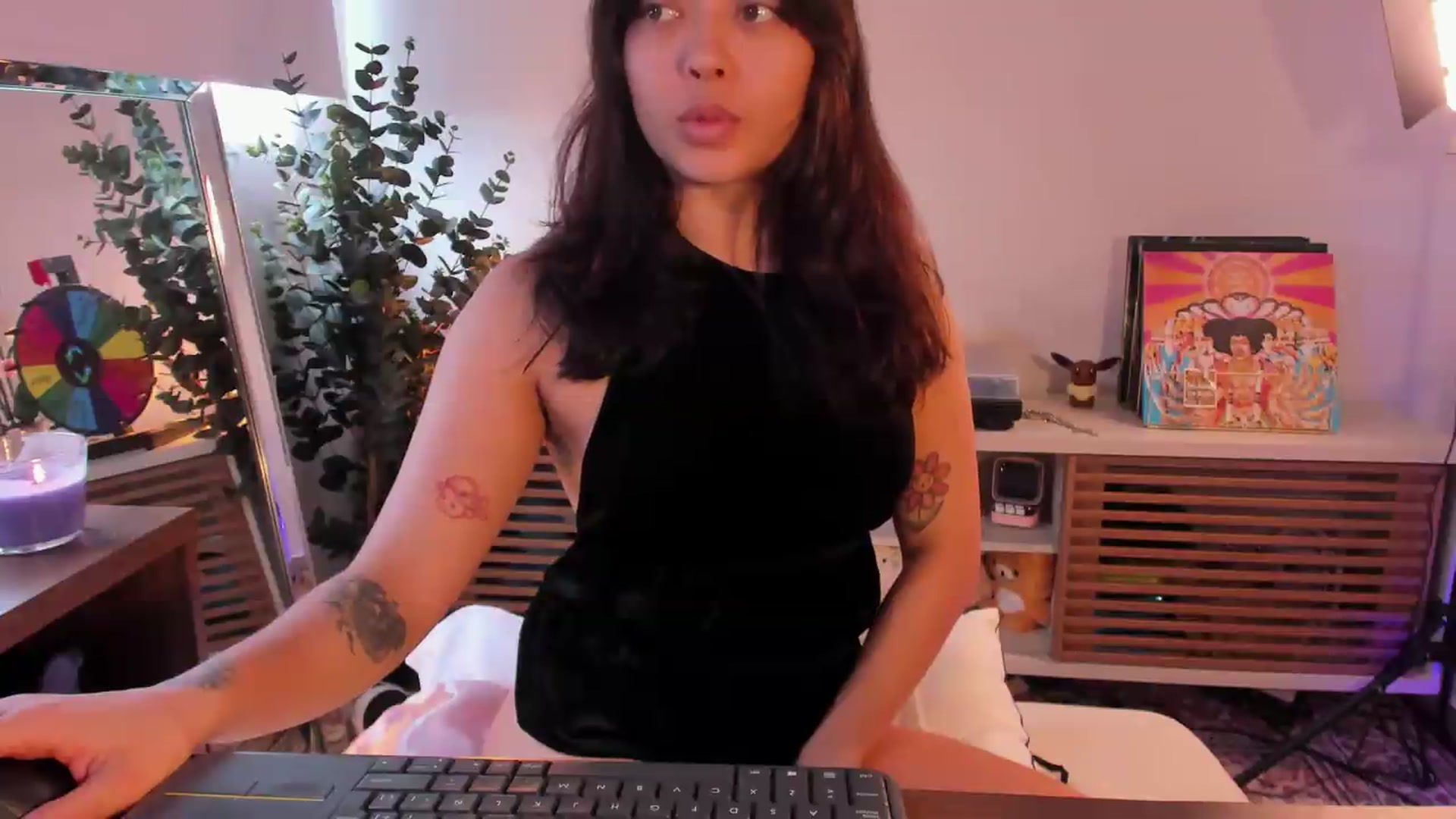 Gallery image thumbnail from kittieEVIL's myfreecams stream on, 07/10/2026, 18:05 image 15 of 20