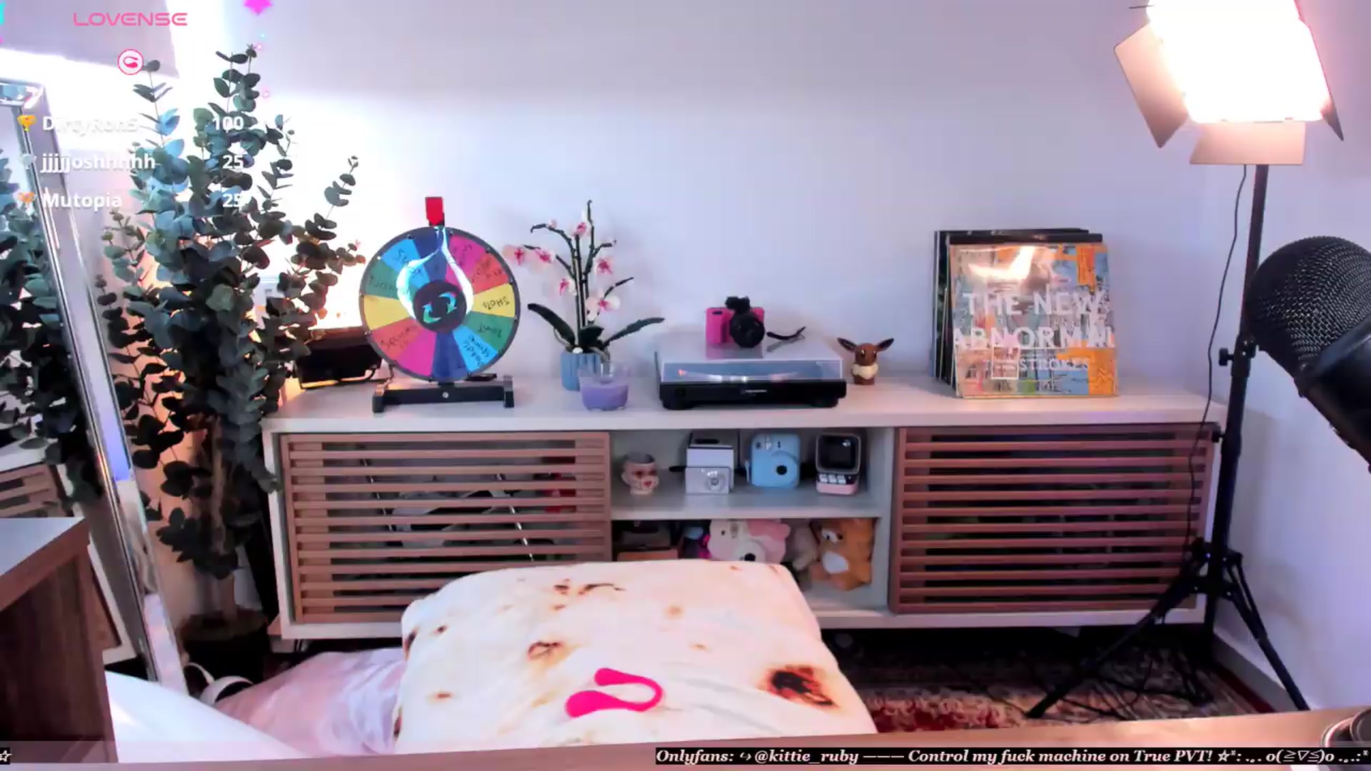 Gallery image thumbnail from kittieEVIL's myfreecams stream on, 07/16/2026, 23:08 image 6 of 20