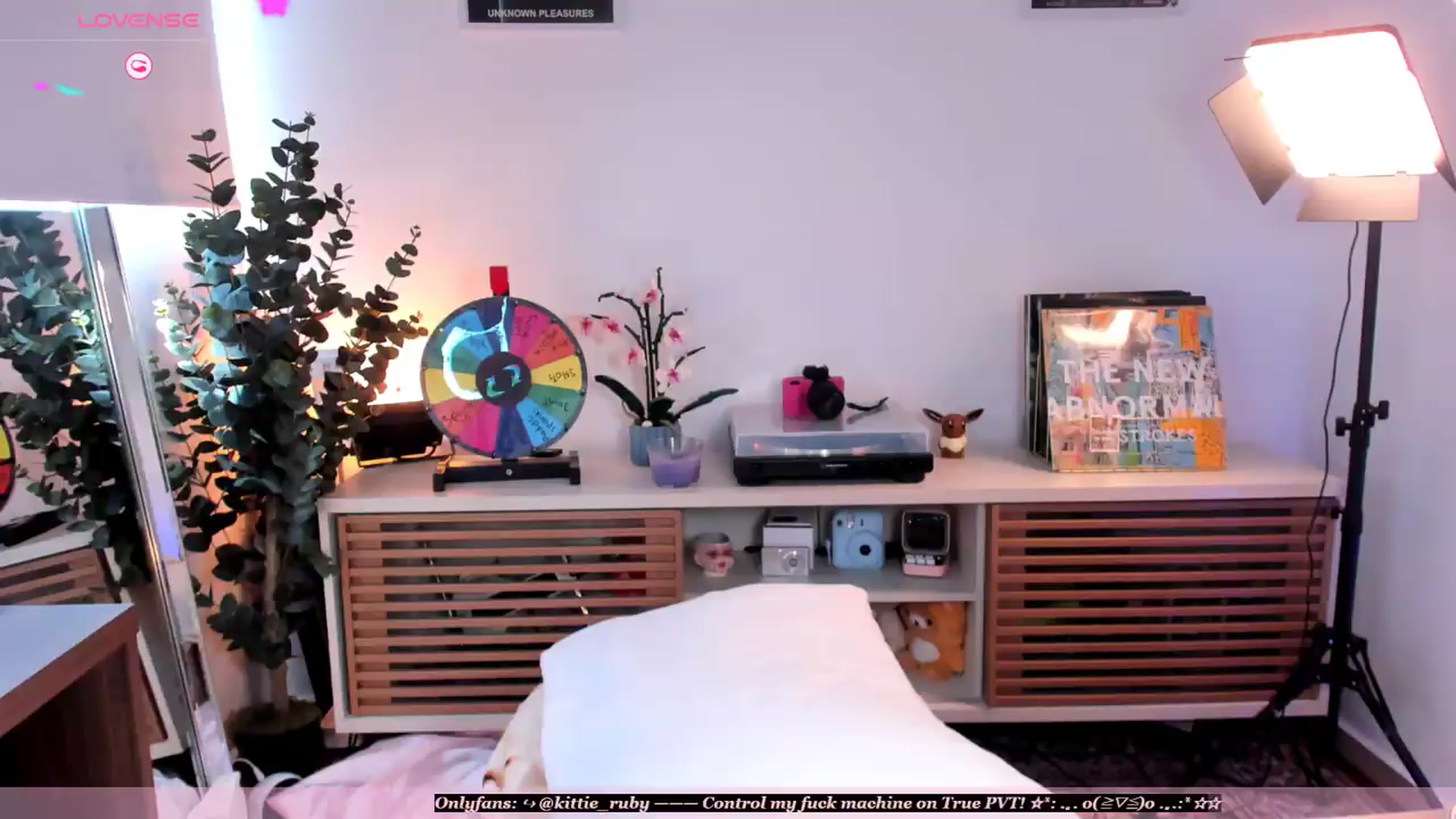 Gallery image thumbnail from kittieEVIL's myfreecams stream on, 07/17/2026, 15:04 image 19 of 20