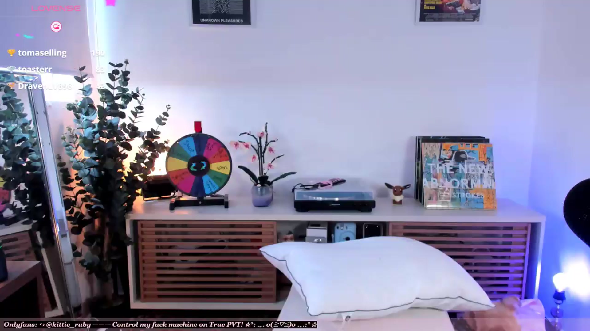 Gallery image thumbnail from kittieEVIL's myfreecams stream on, 07/27/2026, 18:28 image 15 of 20