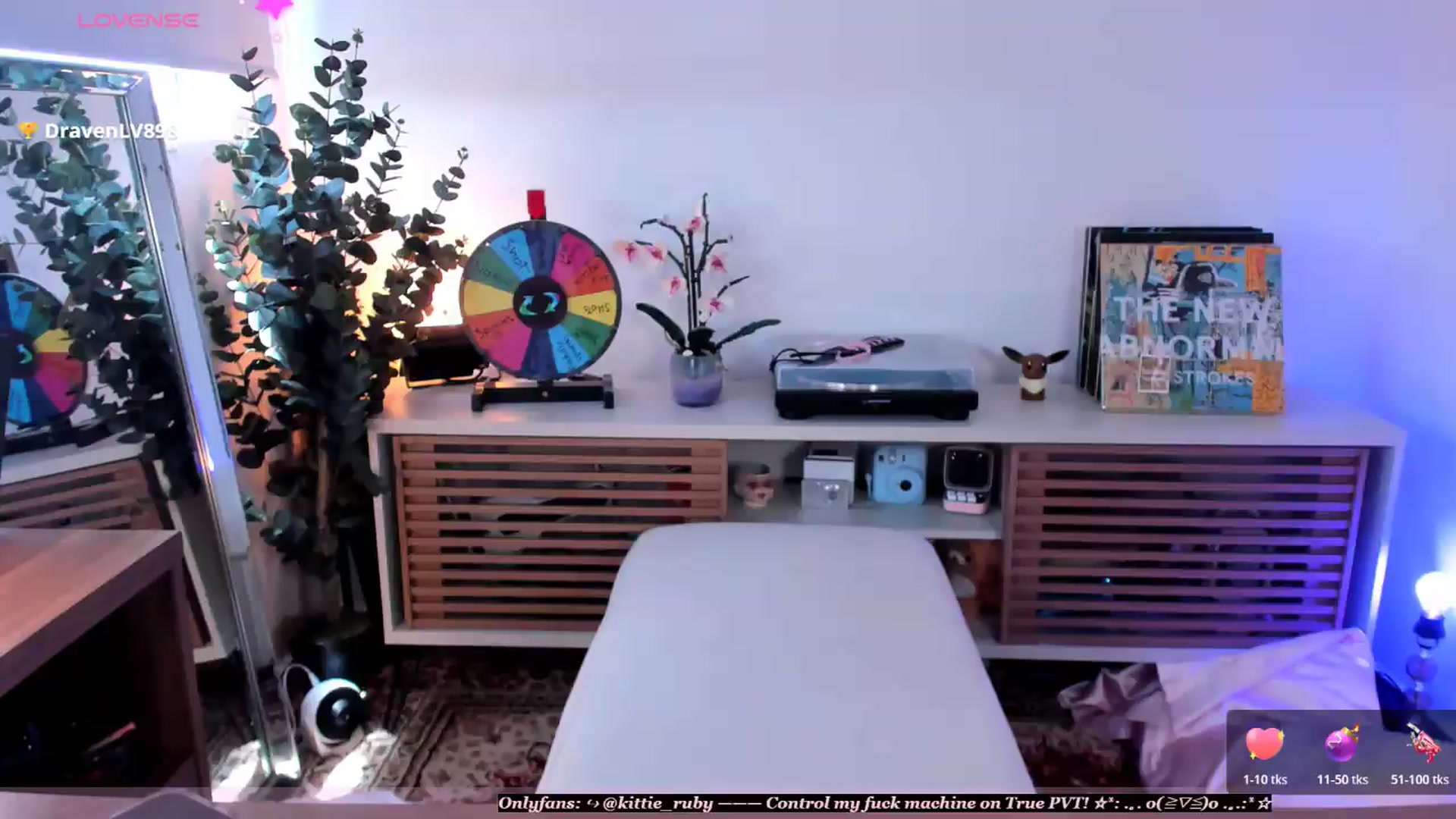 Gallery image thumbnail from kittieEVIL's myfreecams stream on, 07/27/2026, 18:28 image 6 of 20