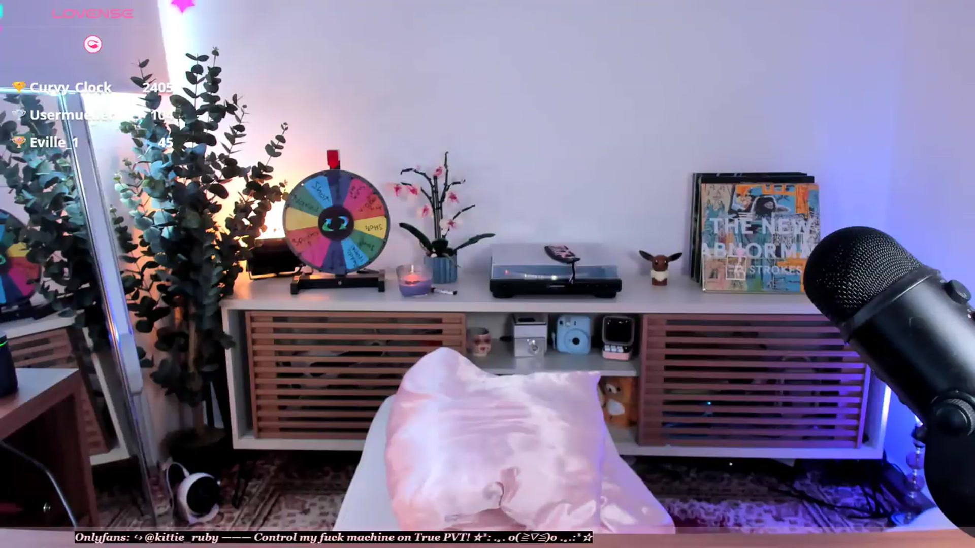 Gallery image thumbnail from kittieEVIL's myfreecams stream on, 07/31/2026, 17:26 image 7 of 20