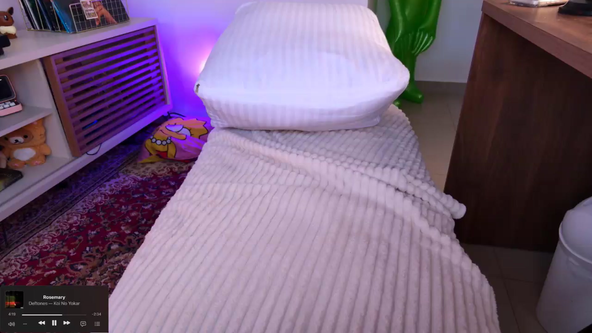Gallery image thumbnail from kittieEVIL's myfreecams stream on, 08/10/2026, 20:04 image 12 of 20