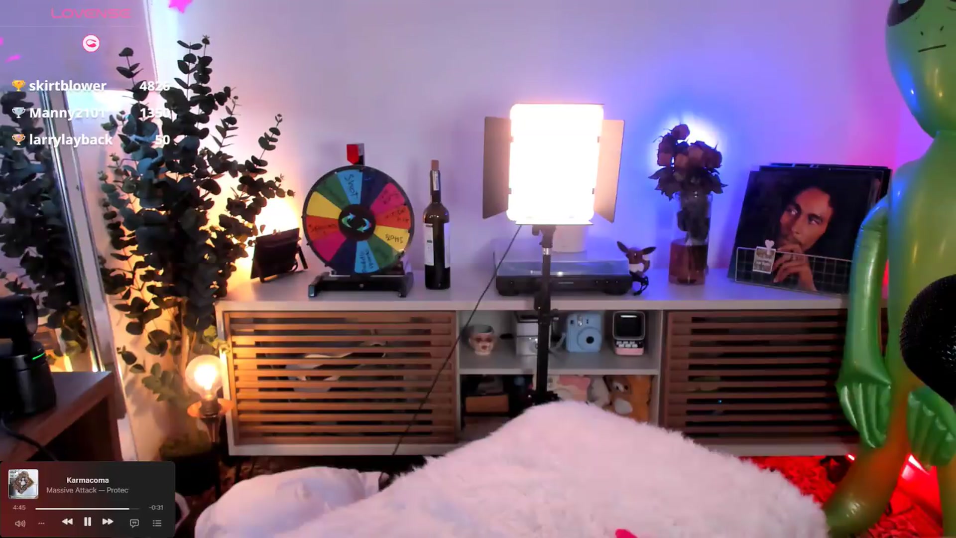 Gallery image thumbnail from kittieEVIL's myfreecams stream on, 09/11/2026, 21:04 image 19 of 20