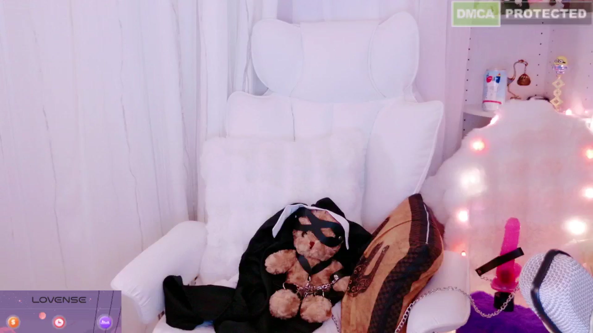 Gallery image thumbnail from kitty_'s myfreecams stream on, 02/22/2025, 06:27 image 15 of 20