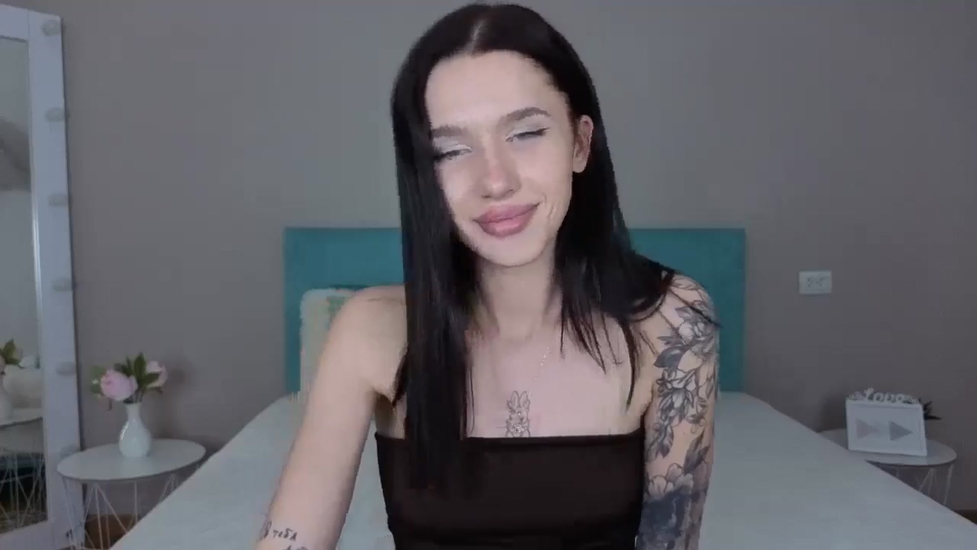 Gallery image thumbnail from kitty__kitty's myfreecams stream on, 06/11/2025, 11:20 image 5 of 20