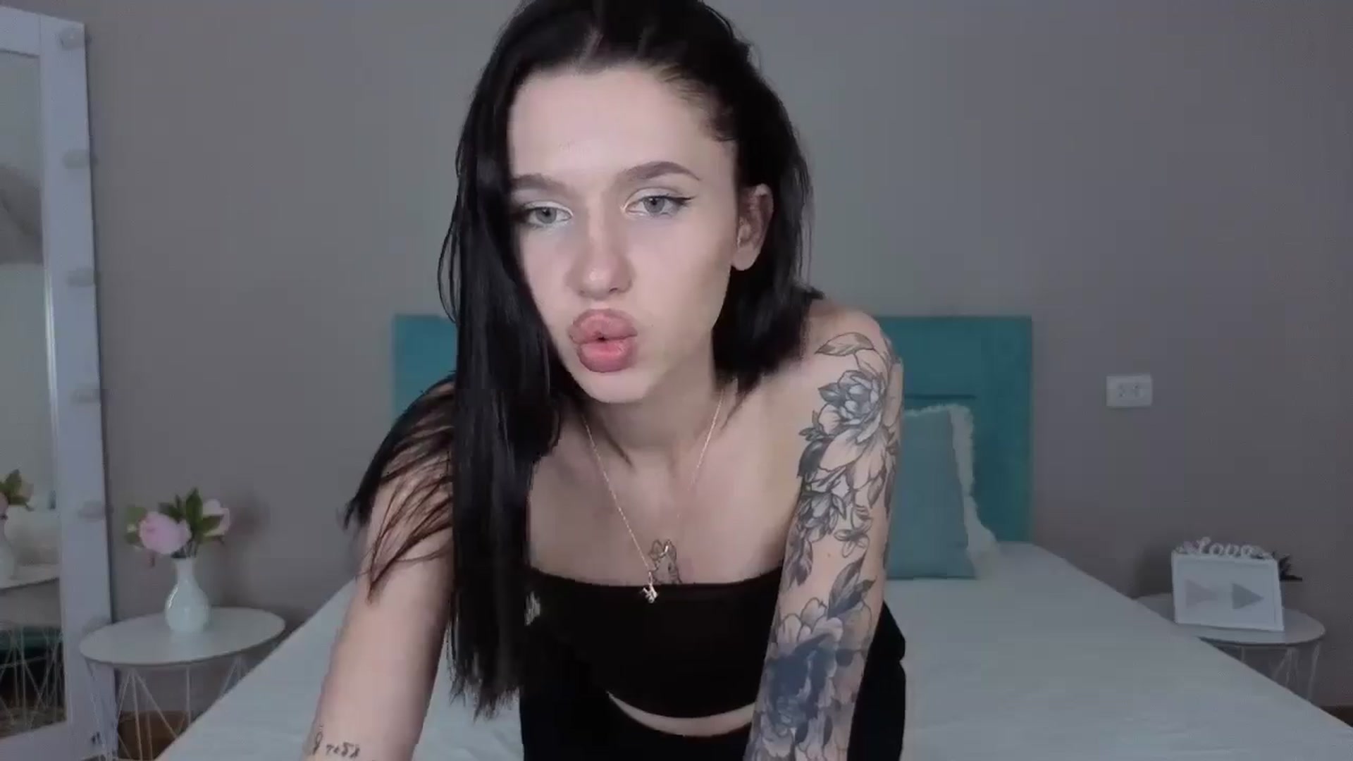 Gallery image thumbnail from kitty__kitty's myfreecams stream on, 06/11/2025, 11:20 image 8 of 20