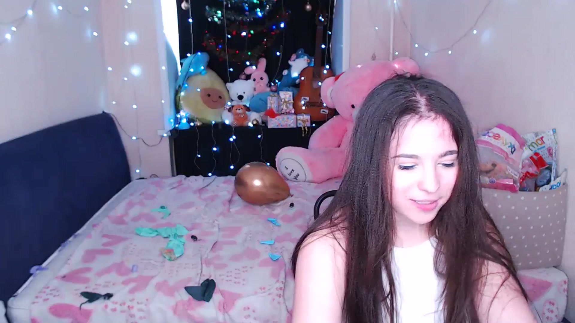 Gallery image thumbnail from kitty_devil's myfreecams stream on, 12/25/2024, 07:58 image 14 of 20