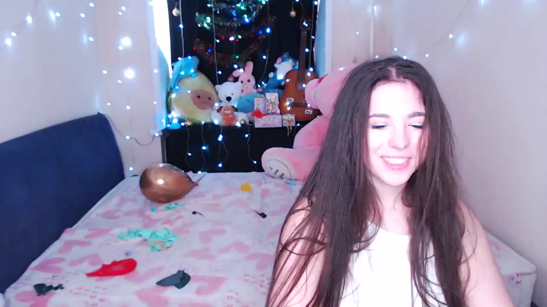 Gallery image thumbnail from kitty_devil's myfreecams stream on, 12/25/2024, 07:58 image 16 of 20