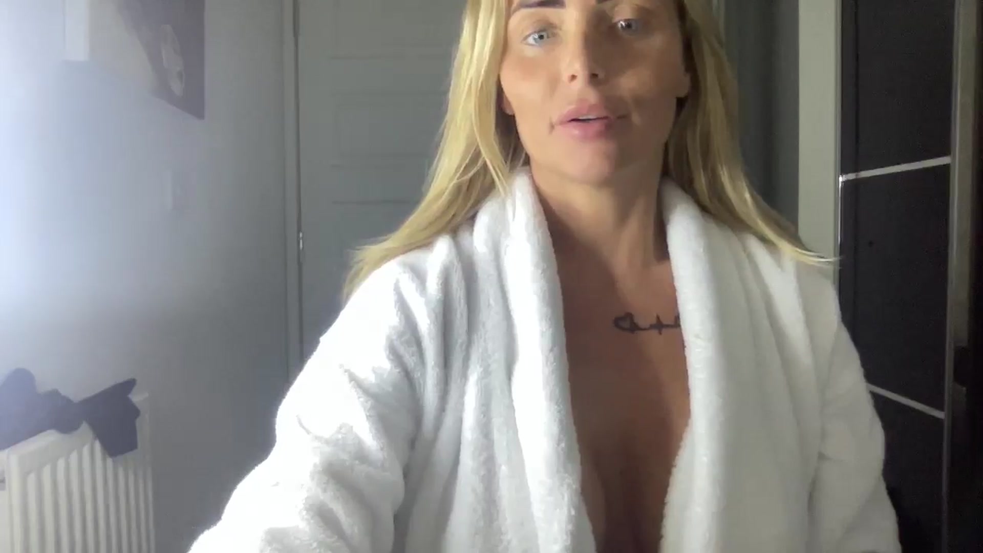 Gallery image thumbnail from kittycatxx's myfreecams stream on, 12/29/2024, 21:21 image 9 of 20
