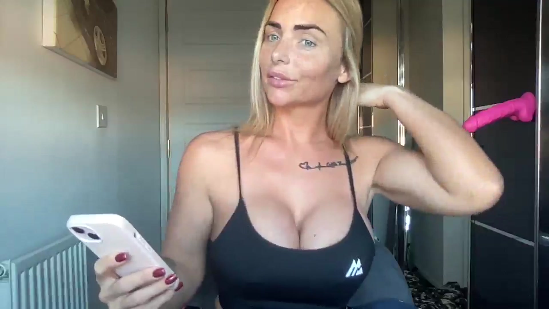 Gallery image thumbnail from kittycatxx's myfreecams stream on, 01/02/2025, 11:56 image 4 of 20