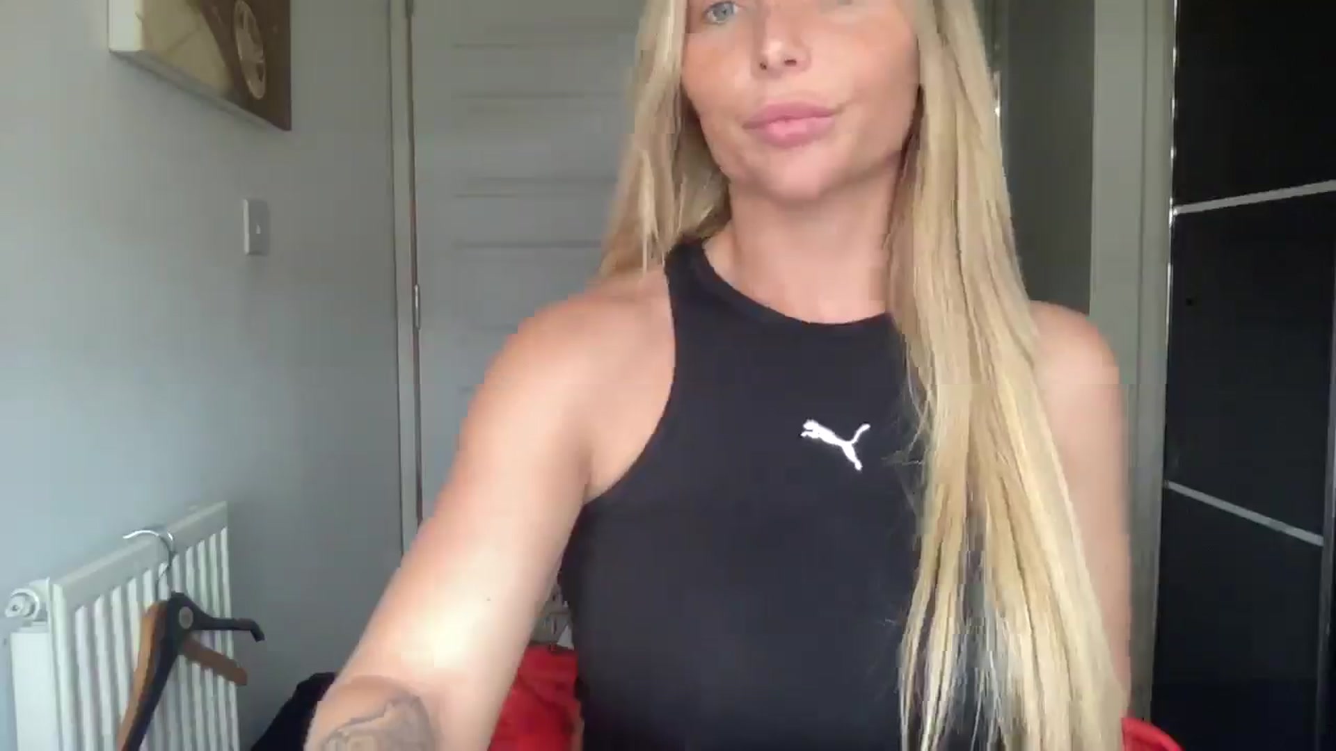 Gallery image thumbnail from kittycatxx's myfreecams stream on, 01/08/2025, 12:13 image 6 of 20