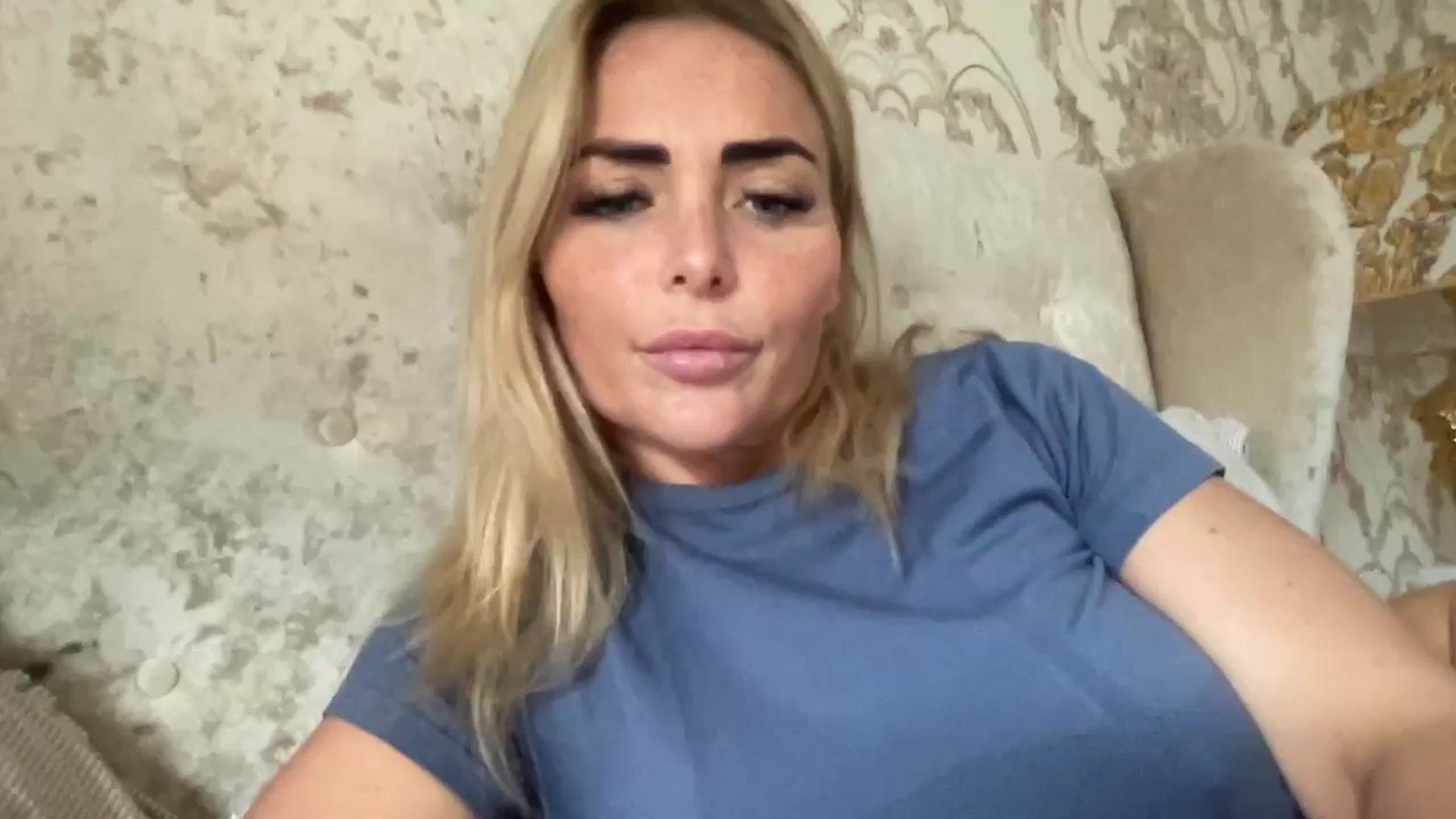 Gallery image thumbnail from kittycatxx's myfreecams stream on, 01/19/2025, 12:53 image 3 of 20
