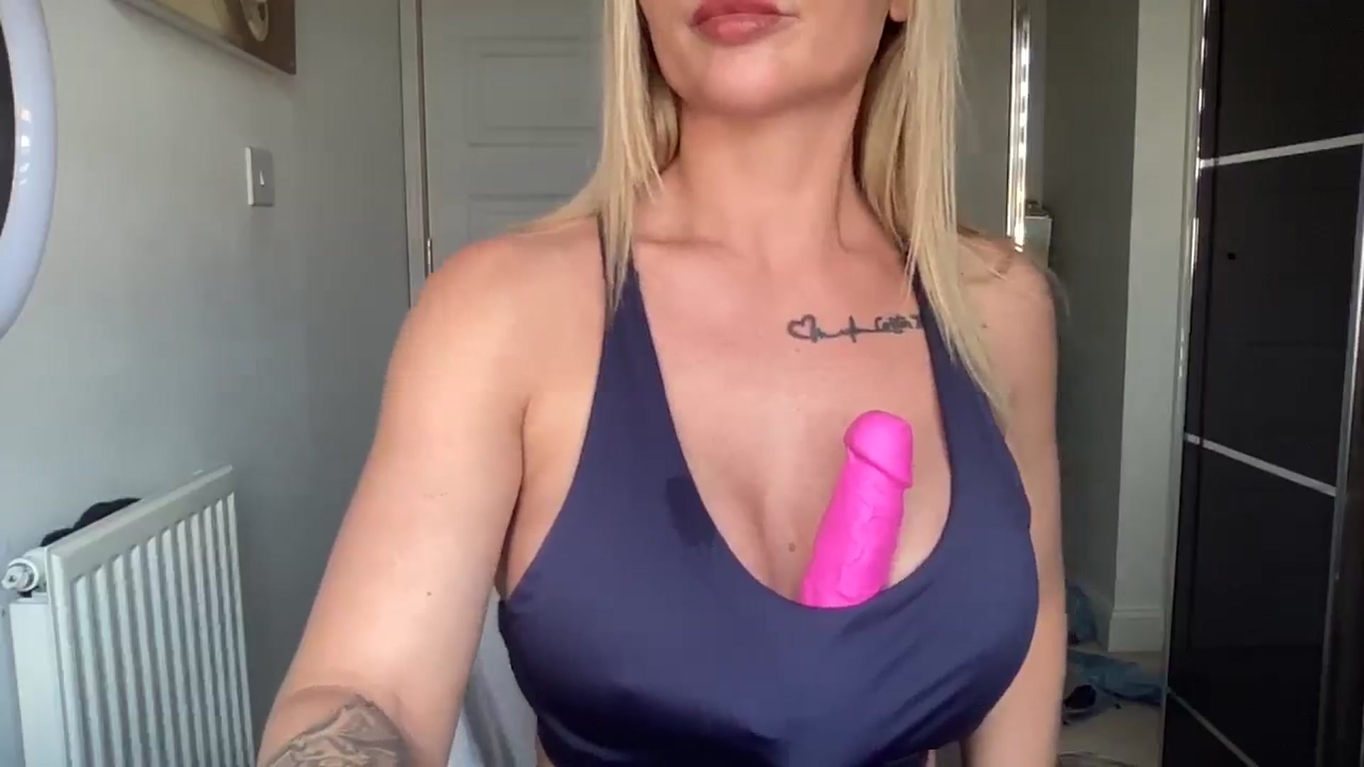 Gallery image thumbnail from kittycatxx's myfreecams stream on, 01/31/2025, 11:07 image 15 of 20