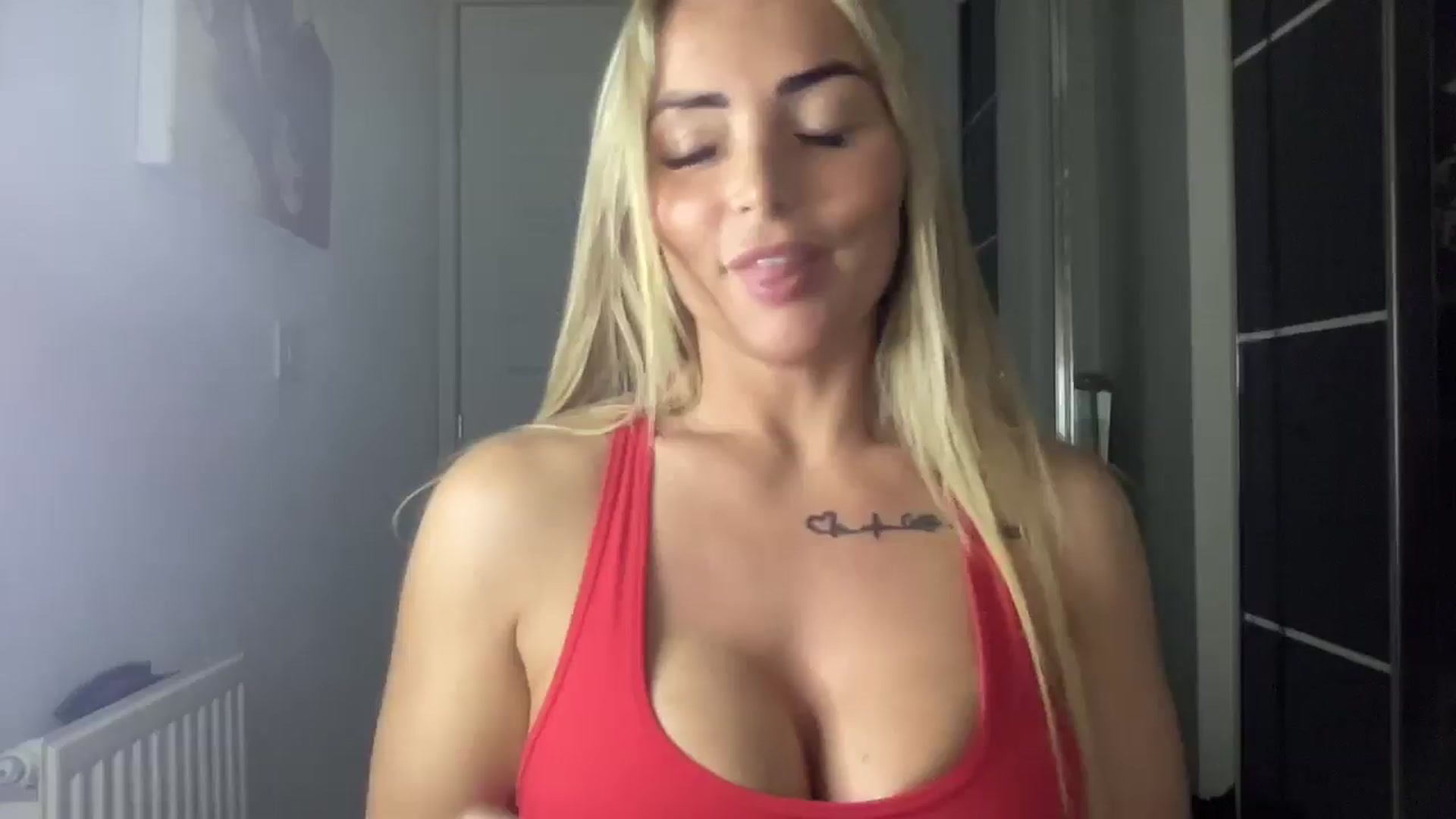 Gallery image thumbnail from kittycatxx's myfreecams stream on, 02/18/2025, 22:16 image 18 of 20