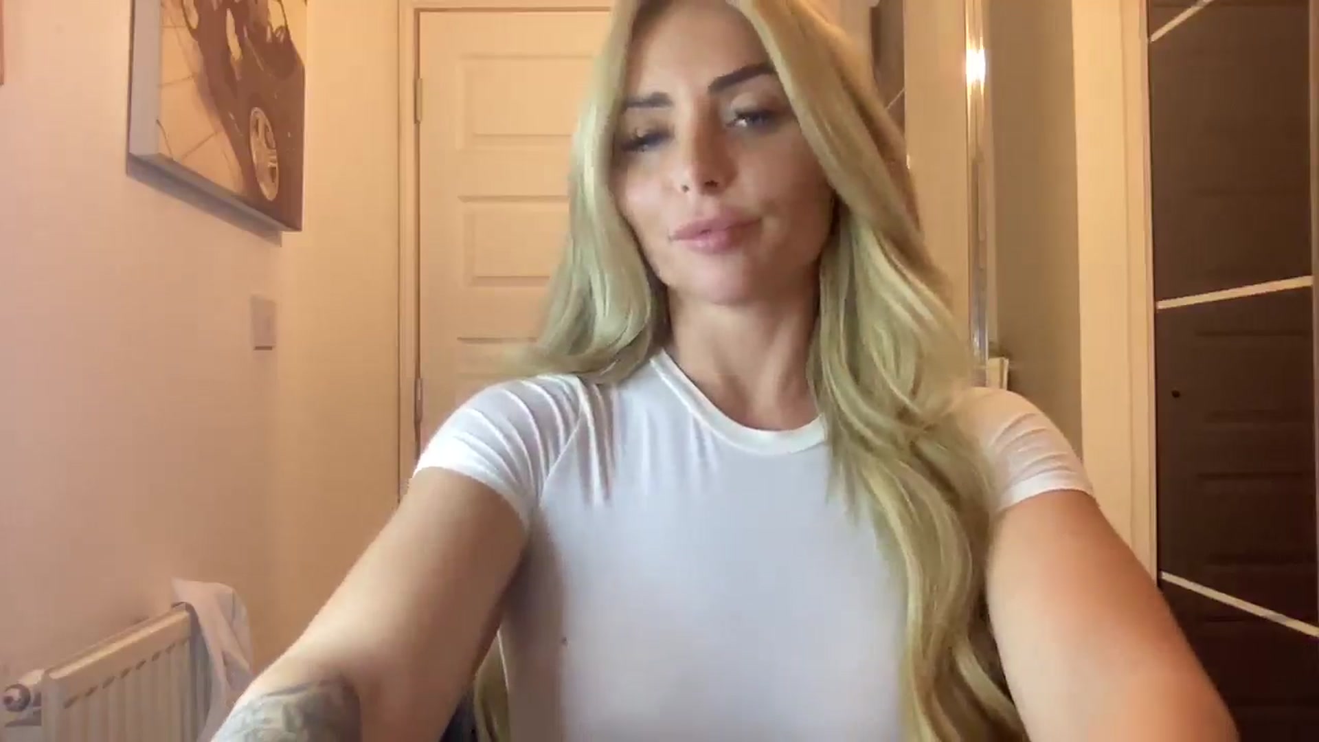 Gallery image thumbnail from kittycatxx's myfreecams stream on, 02/20/2025, 20:33 image 2 of 20