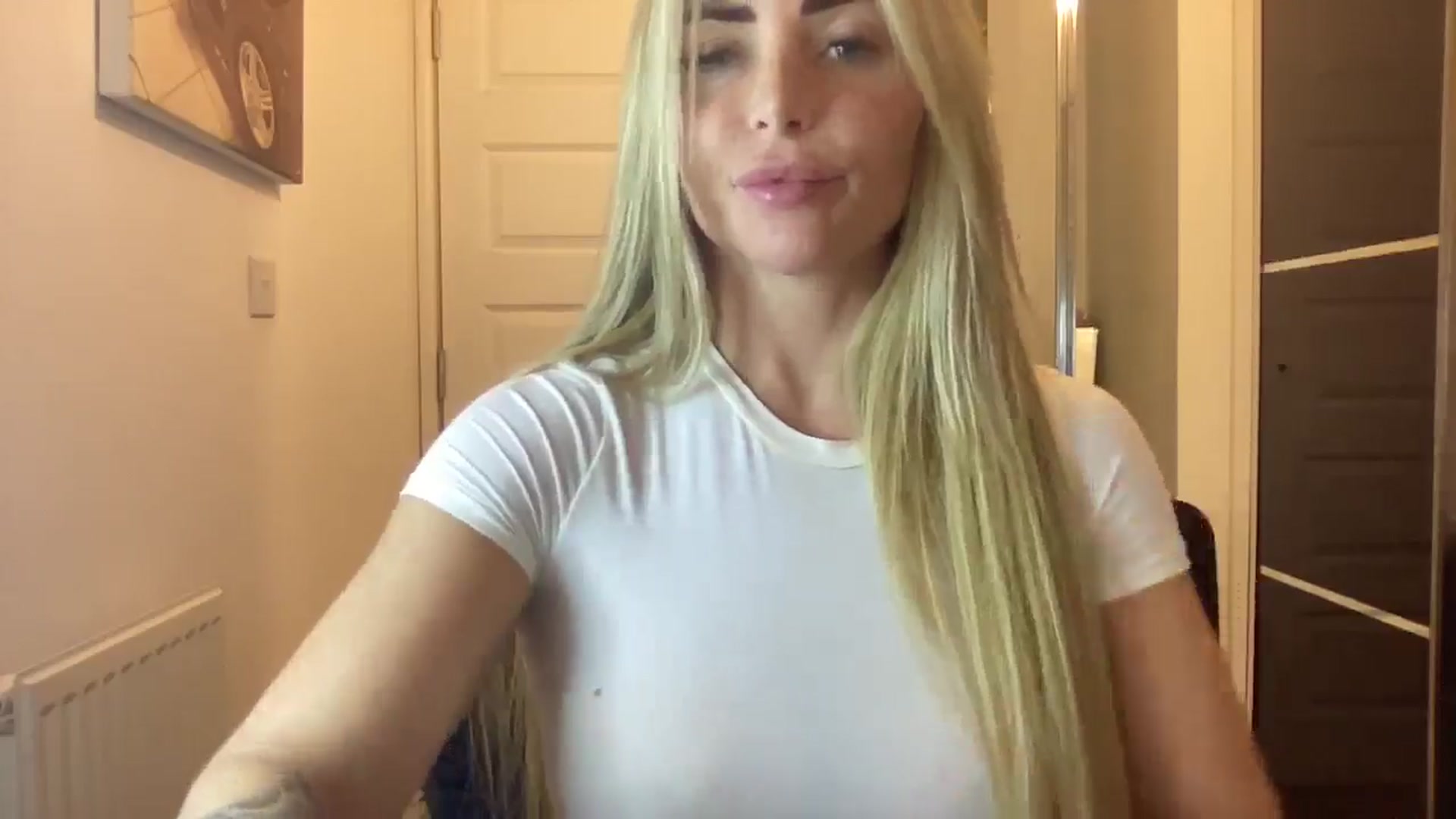 Gallery image thumbnail from kittycatxx's myfreecams stream on, 02/21/2025, 21:50 image 15 of 20
