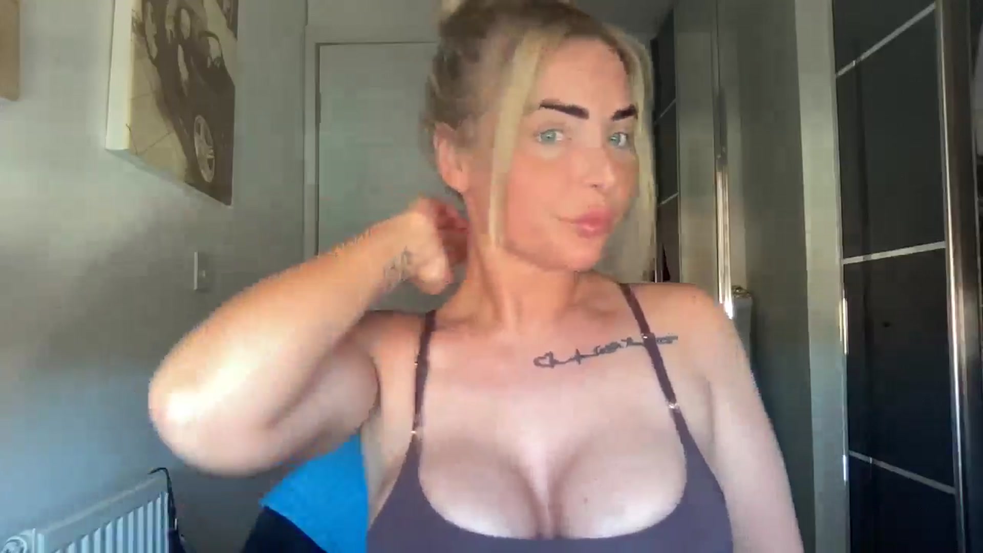 Gallery image thumbnail from kittycatxx's myfreecams stream on, 02/24/2025, 13:17 image 2 of 20