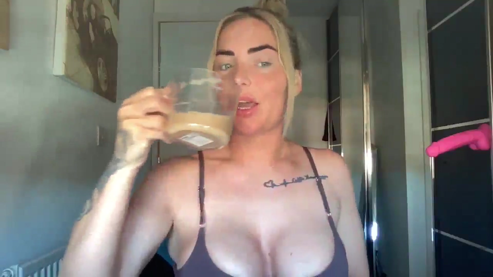 Gallery image thumbnail from kittycatxx's myfreecams stream on, 02/24/2025, 13:17 image 6 of 20