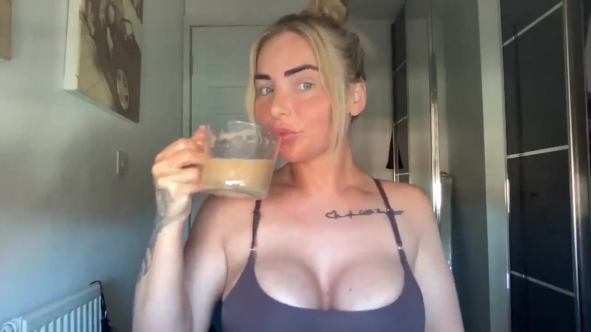 Gallery image thumbnail from kittycatxx's myfreecams stream on, 02/24/2025, 13:17 image 3 of 20