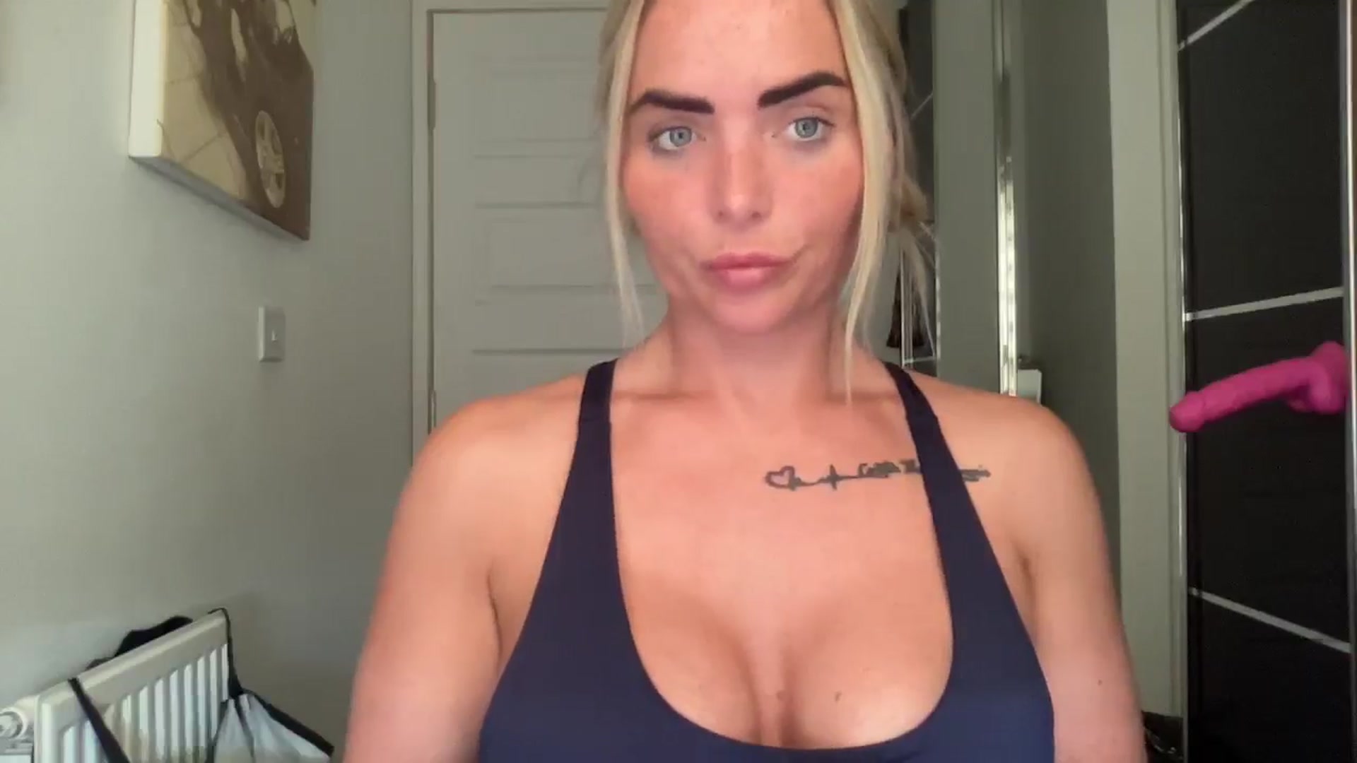 Gallery image thumbnail from kittycatxx's myfreecams stream on, 03/11/2025, 12:18 image 6 of 20