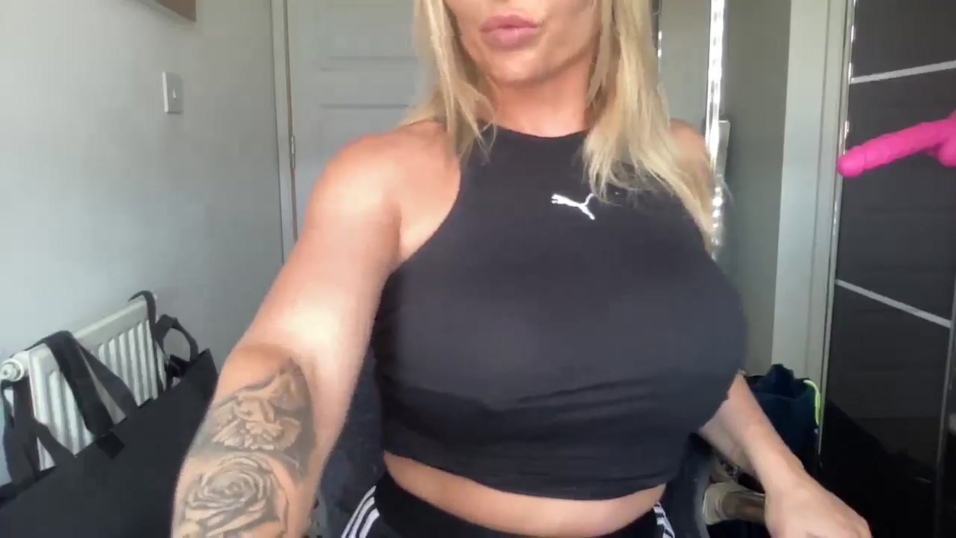 Gallery image thumbnail from kittycatxx's myfreecams stream on, 03/12/2025, 14:57 image 6 of 20