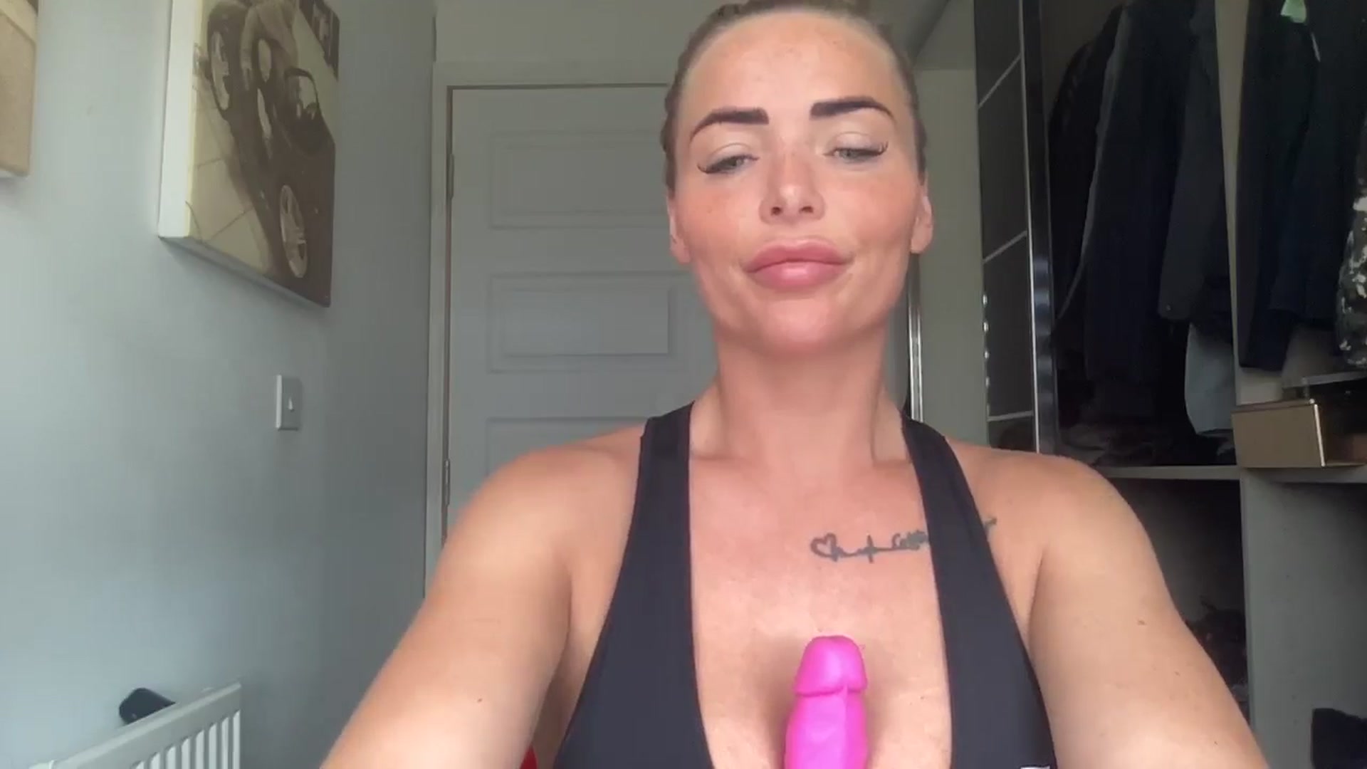 Gallery image thumbnail from kittycatxx's myfreecams stream on, 03/21/2025, 12:13 image 9 of 20