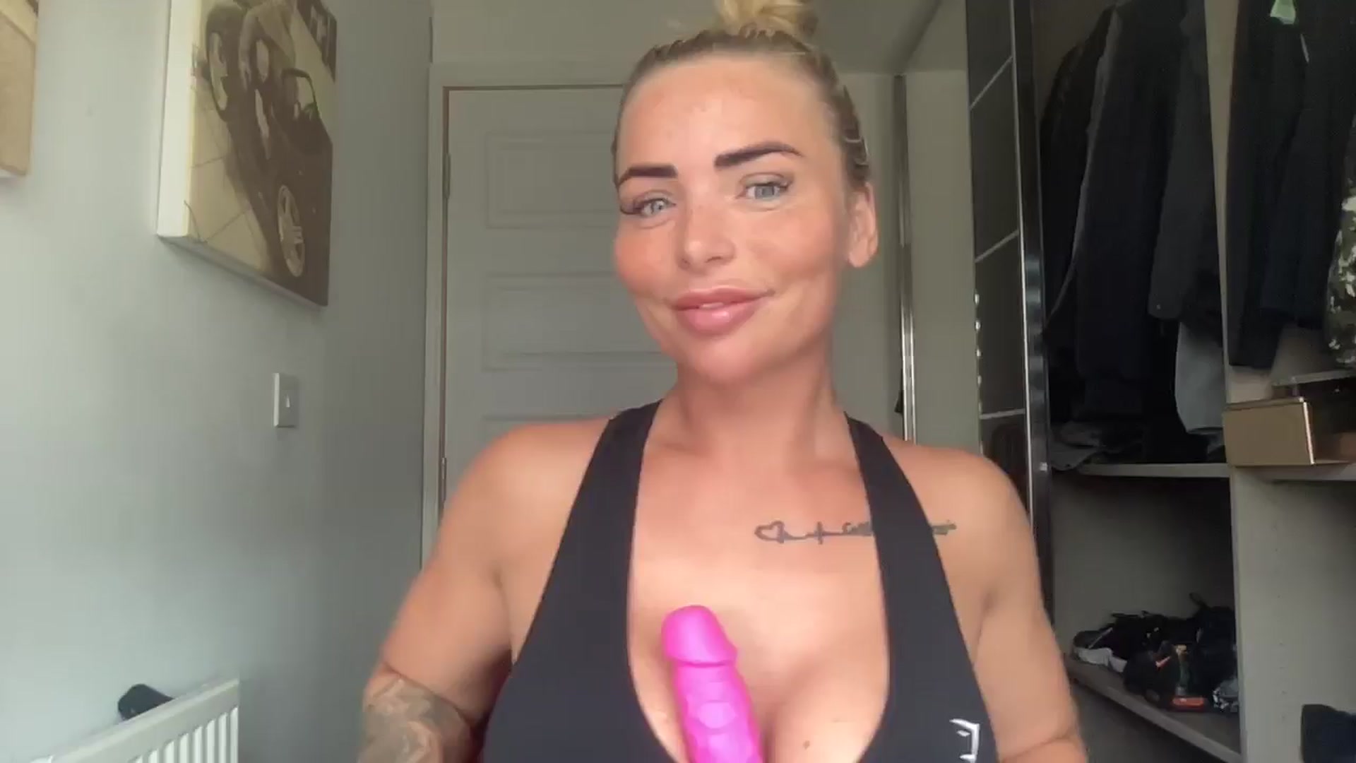 Gallery image thumbnail from kittycatxx's myfreecams stream on, 03/21/2025, 12:13 image 13 of 20