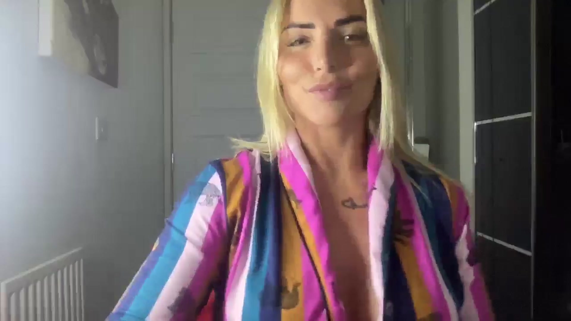 Gallery image thumbnail from kittycatxx's myfreecams stream on, 03/24/2025, 20:58 image 10 of 20