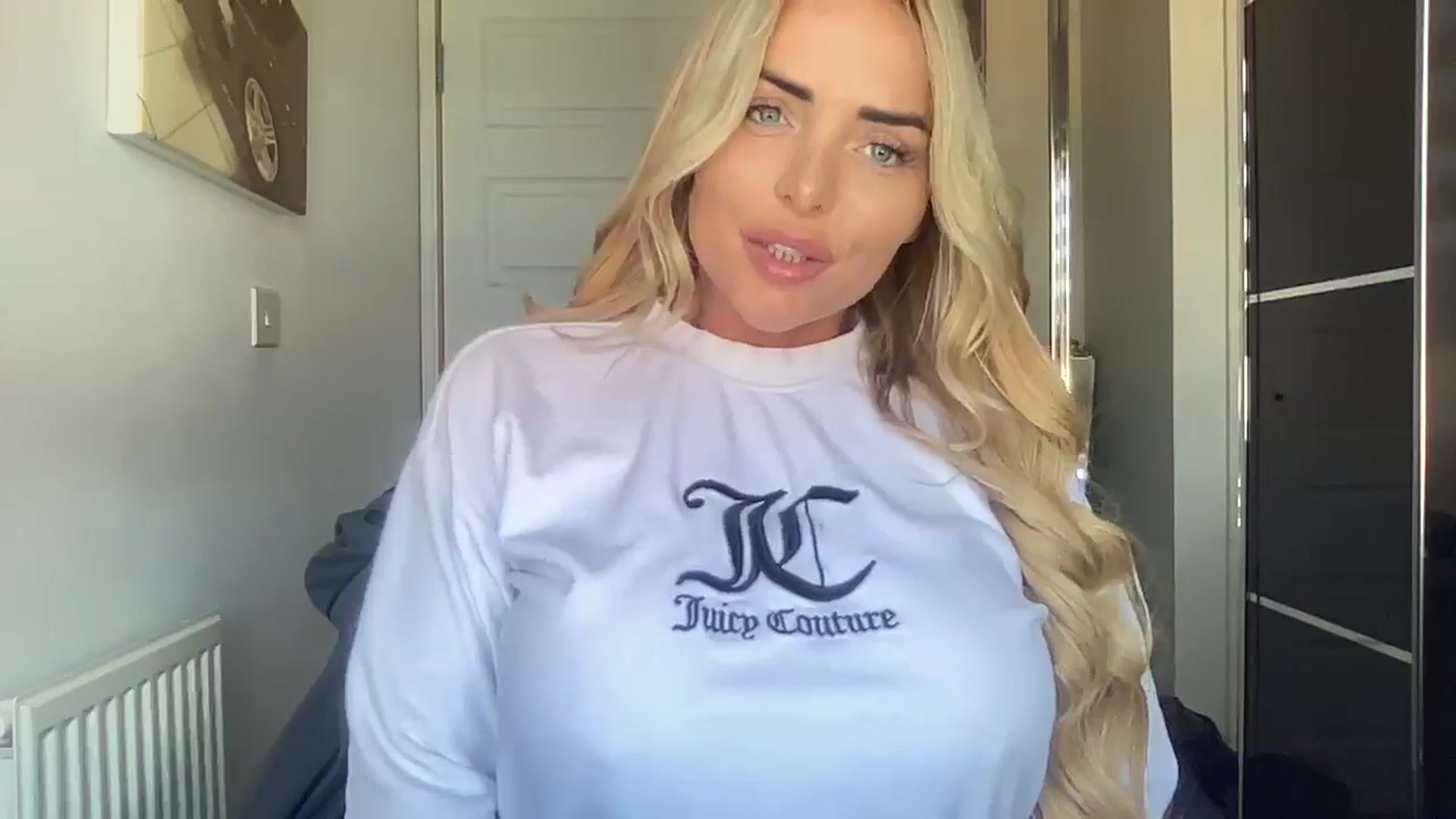 Gallery image thumbnail from kittycatxx's myfreecams stream on, 03/28/2025, 12:11 image 12 of 20