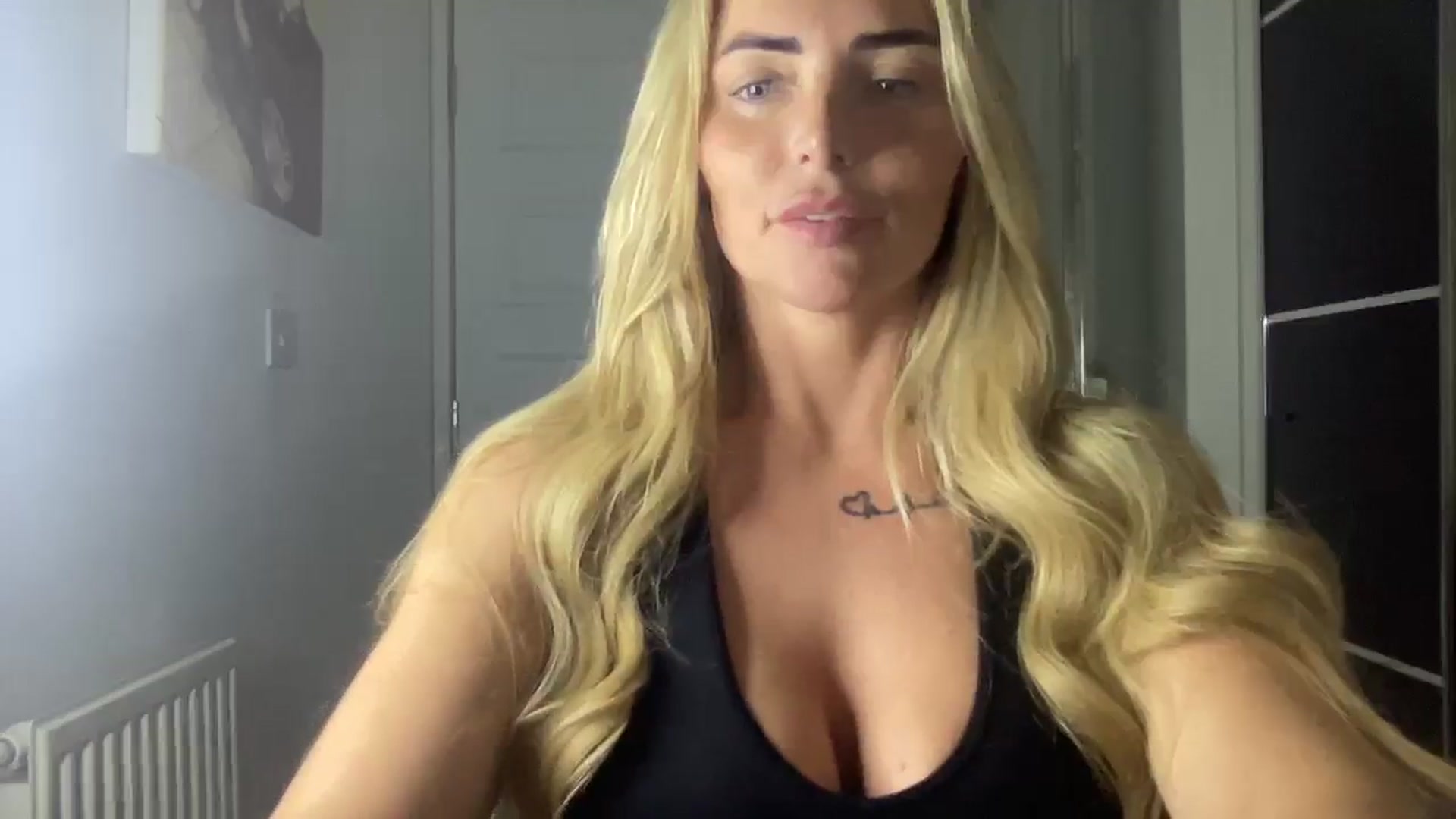 Gallery image thumbnail from kittycatxx's myfreecams stream on, 04/03/2025, 19:23 image 18 of 20