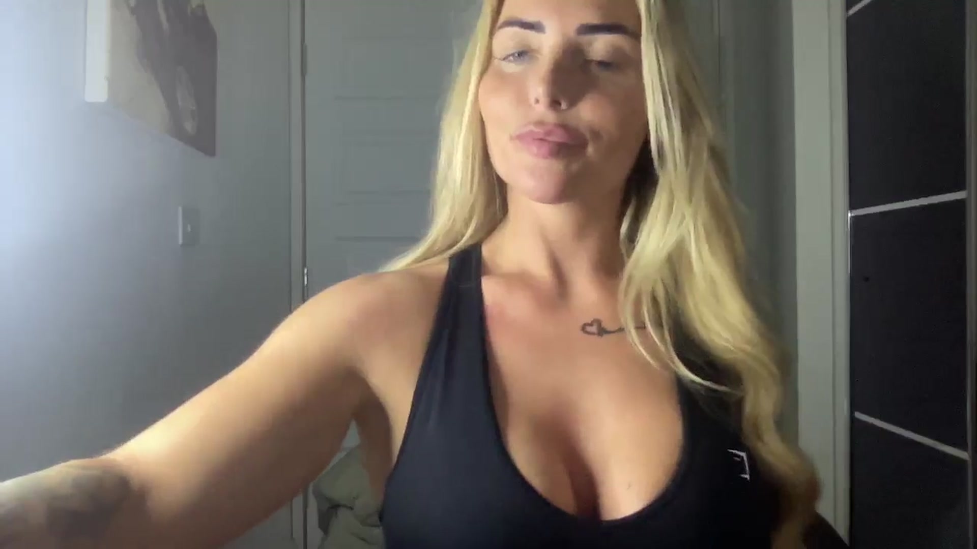 Gallery image thumbnail from kittycatxx's myfreecams stream on, 04/03/2025, 19:23 image 3 of 20