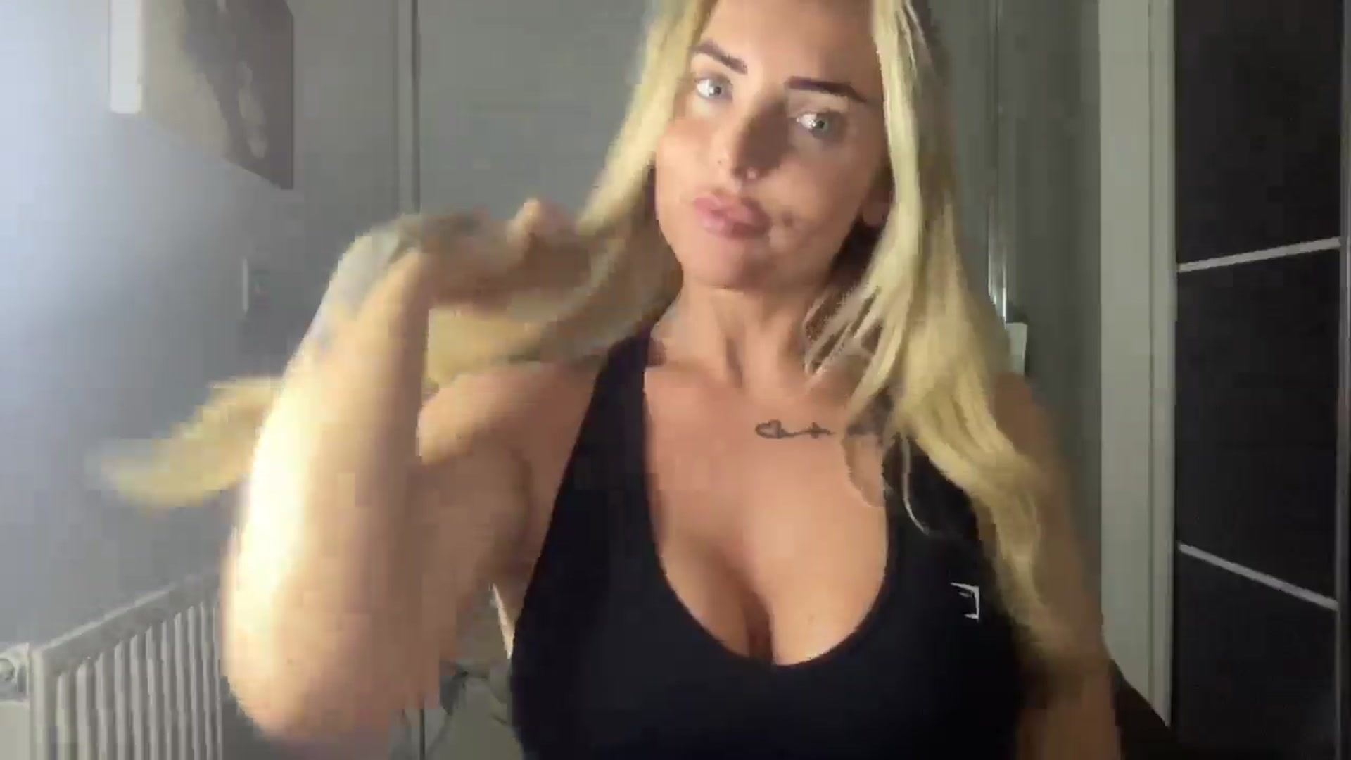 Gallery image thumbnail from kittycatxx's myfreecams stream on, 04/03/2025, 19:23 image 9 of 20