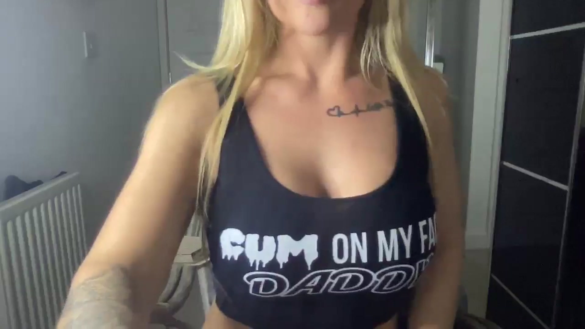 Gallery image thumbnail from kittycatxx's myfreecams stream on, 04/06/2025, 20:46 image 13 of 20