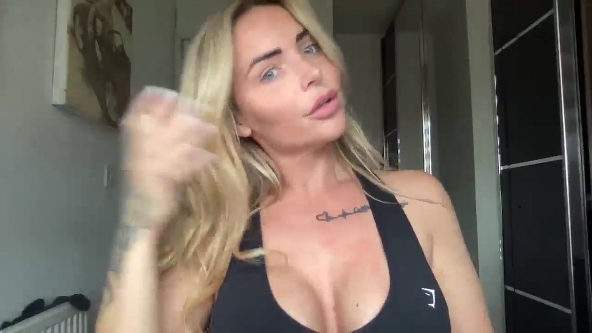 Gallery image thumbnail from kittycatxx's myfreecams stream on, 04/16/2025, 13:42 image 3 of 20