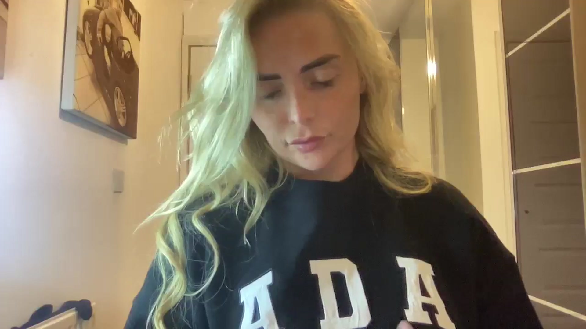 Gallery image thumbnail from kittycatxx's myfreecams stream on, 04/16/2025, 20:10 image 5 of 20