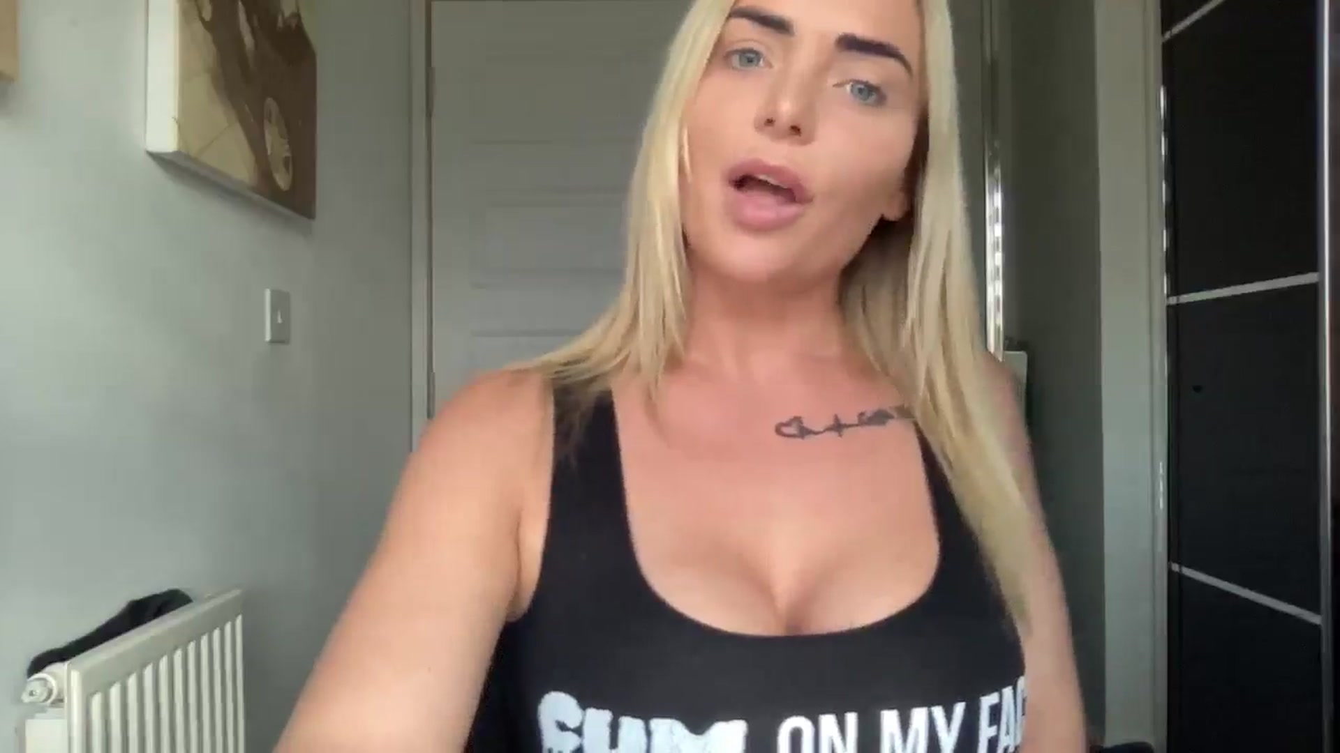 Gallery image thumbnail from kittycatxx's myfreecams stream on, 04/22/2025, 18:35 image 6 of 20