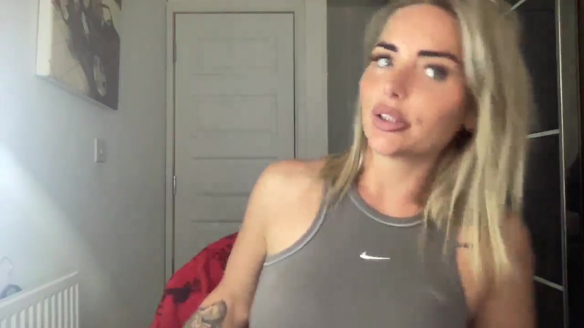 Gallery image thumbnail from kittycatxx's myfreecams stream on, 05/15/2025, 19:26 image 9 of 20