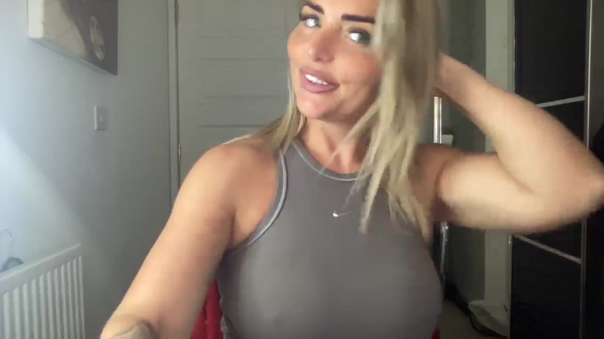 Gallery image thumbnail from kittycatxx's myfreecams stream on, 05/15/2025, 19:26 image 8 of 20