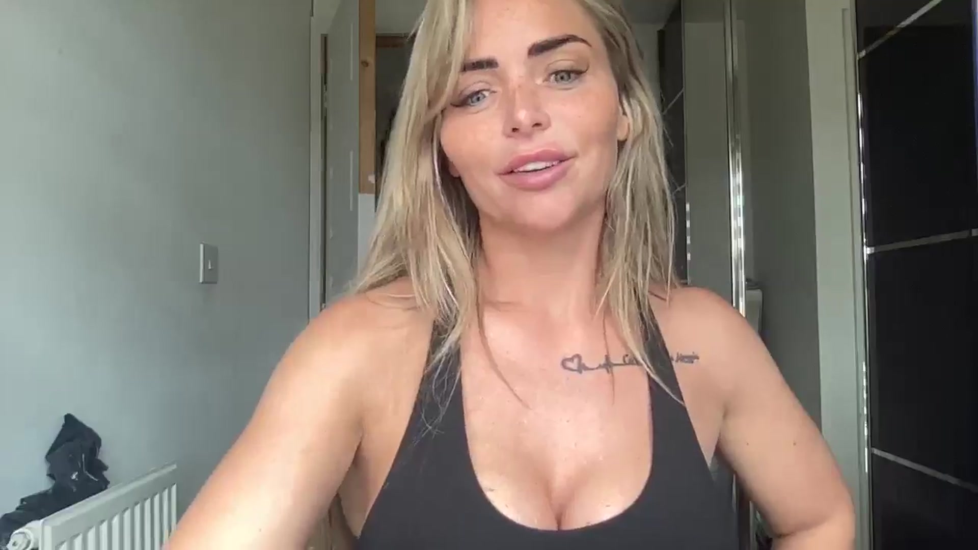 Gallery image thumbnail from kittycatxx's myfreecams stream on, 05/24/2025, 10:50 image 12 of 20