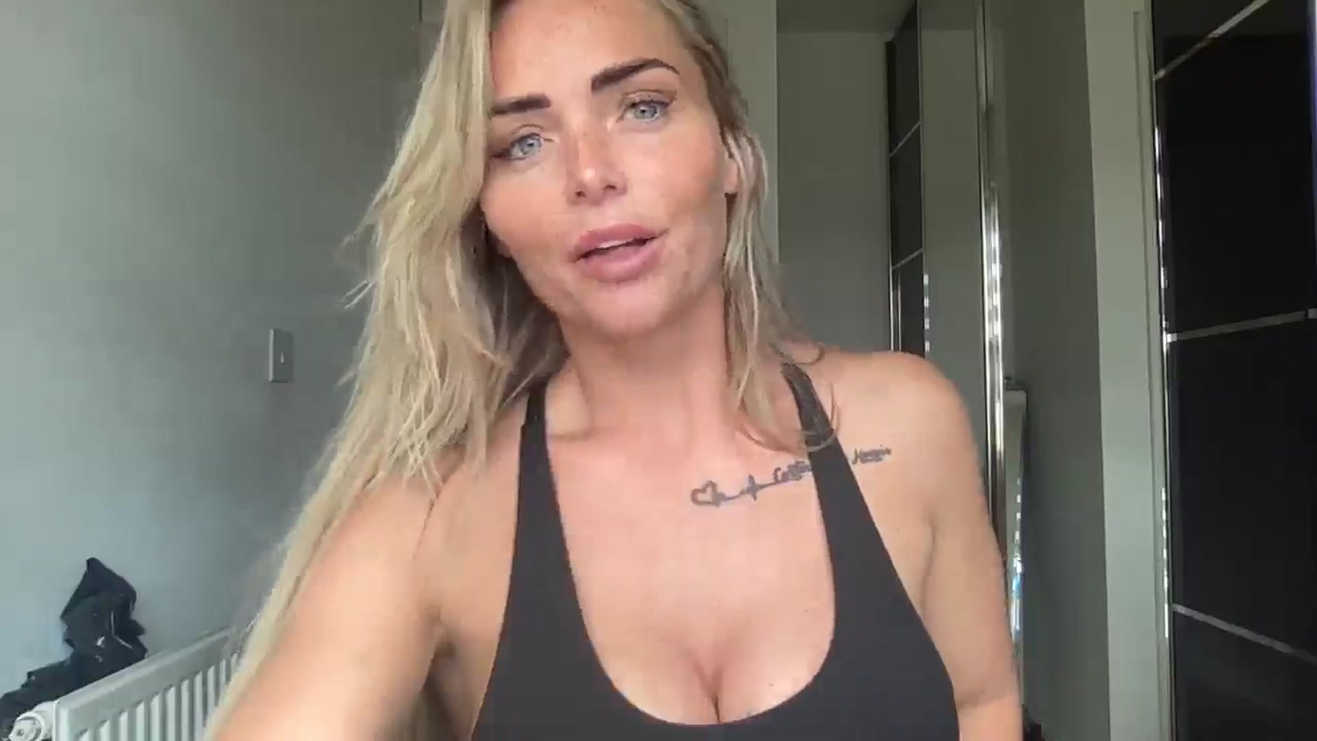 Gallery image thumbnail from kittycatxx's myfreecams stream on, 05/24/2025, 10:50 image 10 of 20
