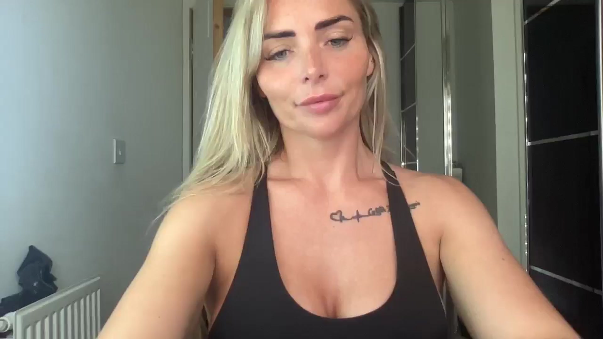 Gallery image thumbnail from kittycatxx's myfreecams stream on, 05/24/2025, 10:50 image 20 of 20