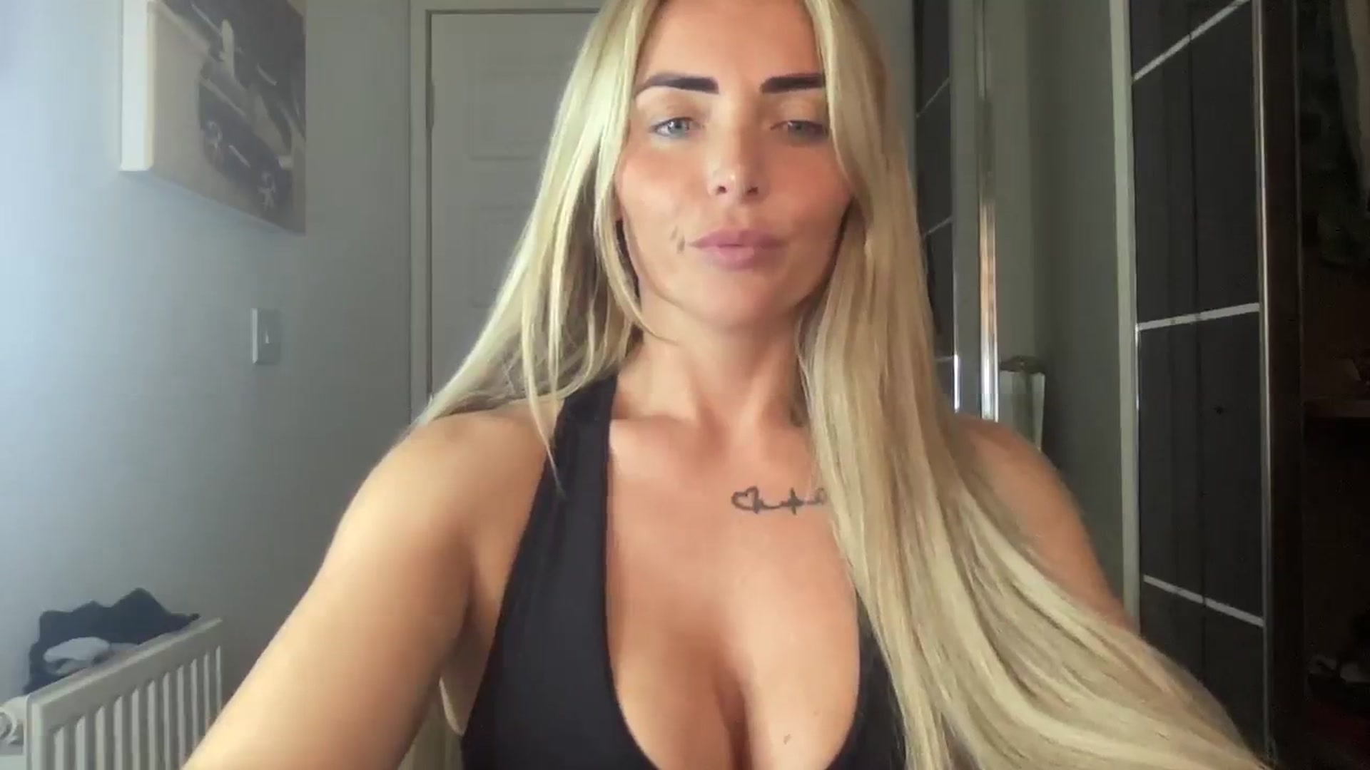 Gallery image thumbnail from kittycatxx's myfreecams stream on, 06/09/2025, 16:47 image 7 of 20