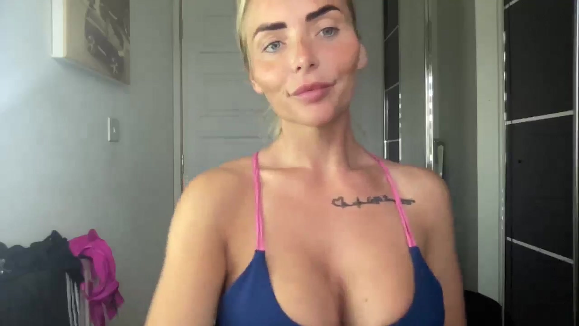 Gallery image thumbnail from kittycatxx's myfreecams stream on, 06/30/2025, 19:25 image 18 of 20