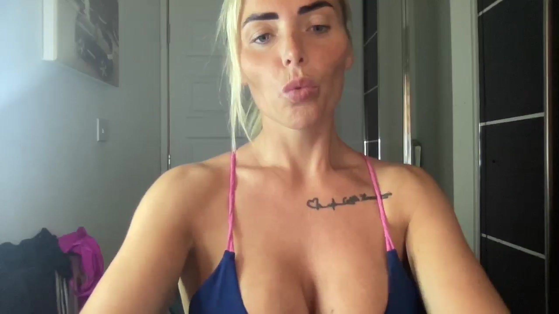 Gallery image thumbnail from kittycatxx's myfreecams stream on, 06/30/2025, 19:42 image 15 of 20